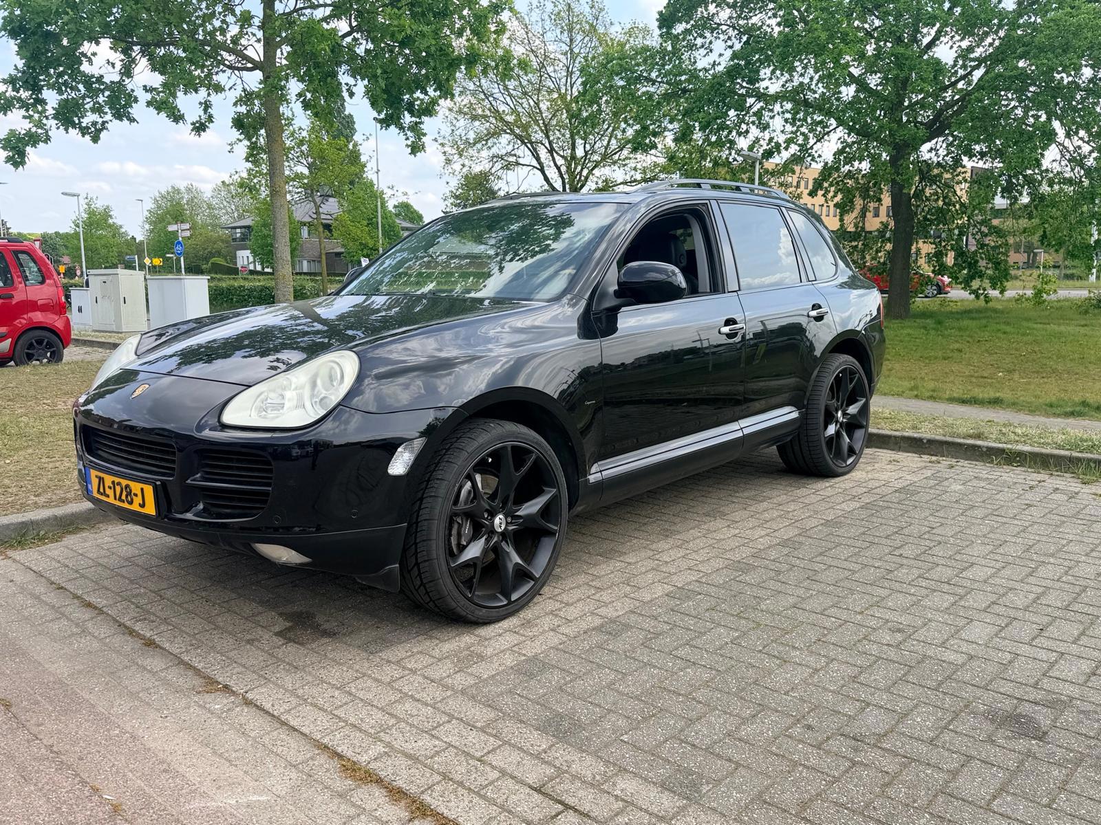 Porsche Cayenne 3.2 V6 - Automaat - Nette Auto 2006 - voorkant