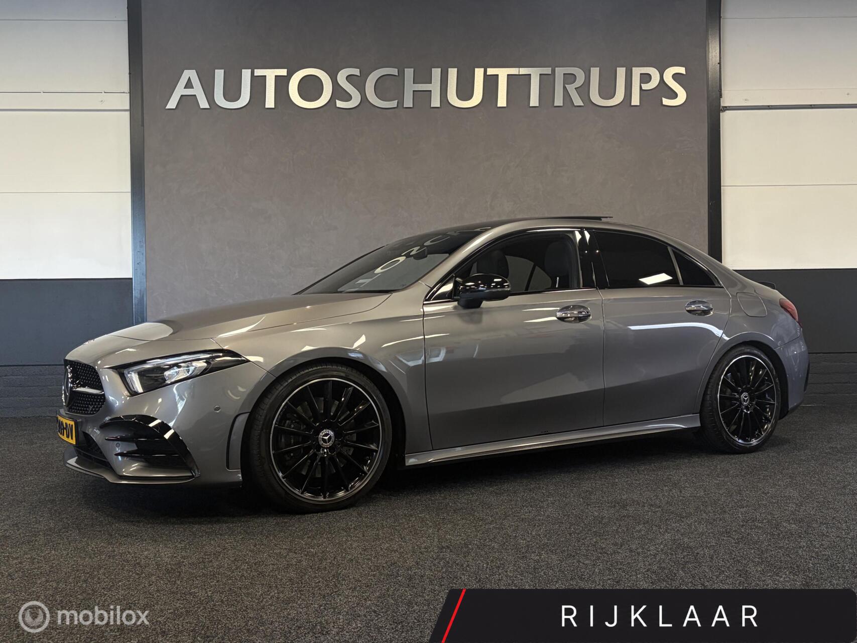 Mercedes-Benz A 250 250 Premium Plus AMG 35 PACK / PANO / SFEER / BURMESTER / MATRIX-LED / CARPLAY 2019 - voorkant