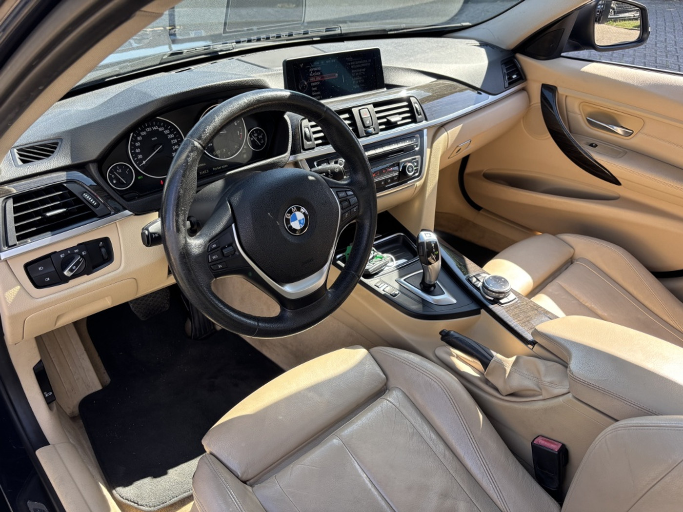 Foto van BMW 320i