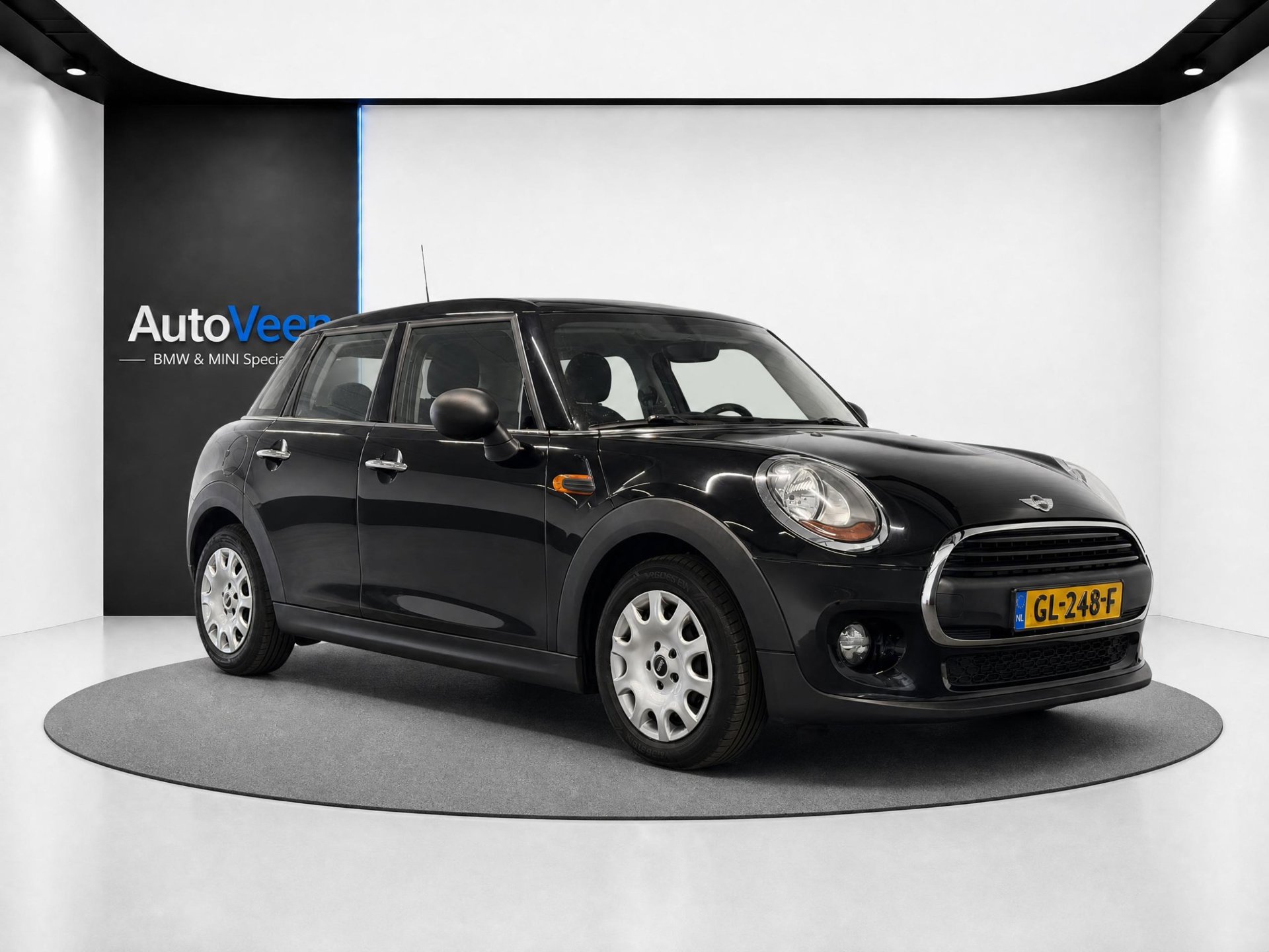 Foto van Mini One