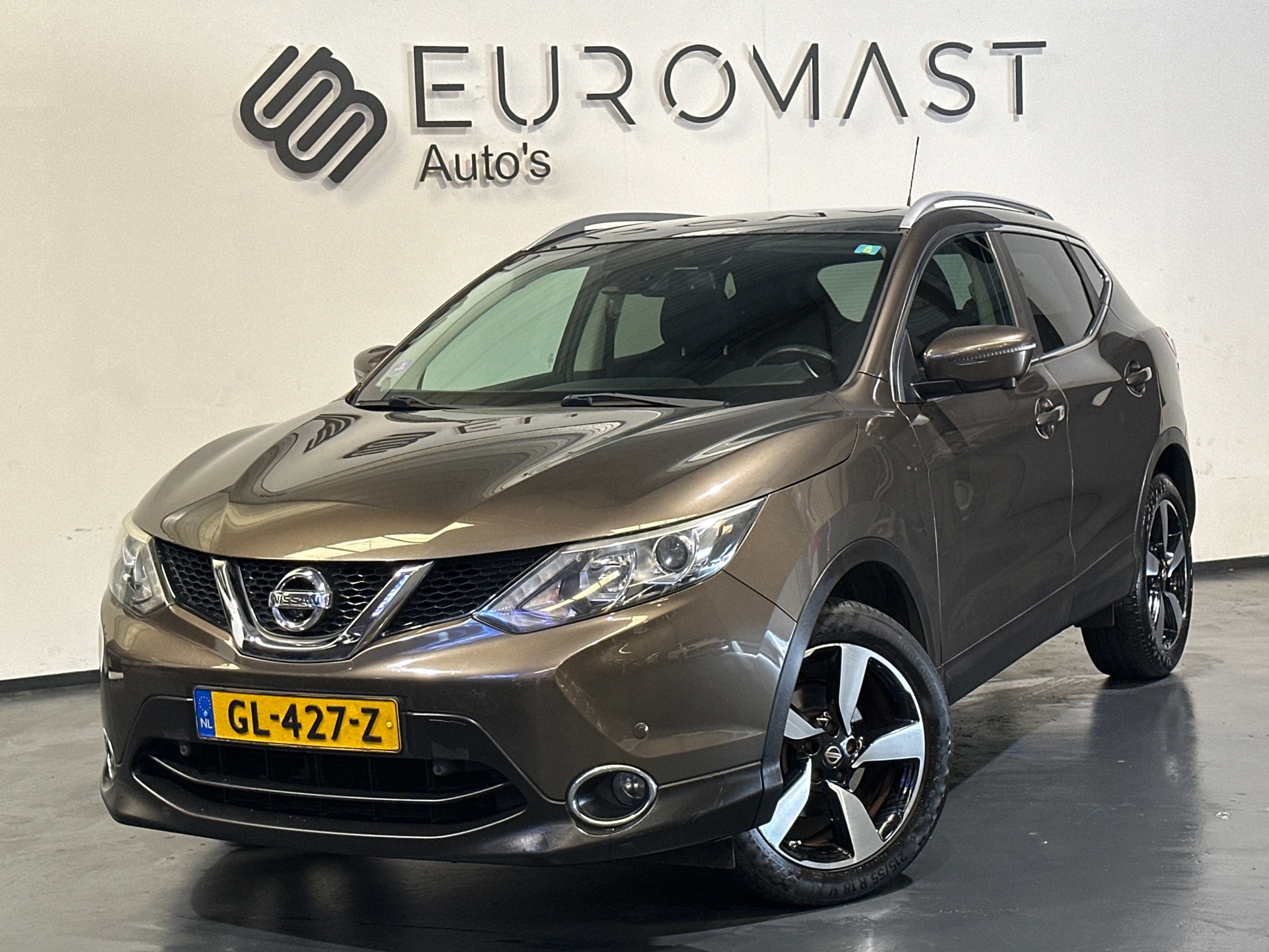 Nissan Nissan Qashqai 1.2 Connect Edition Panoramadak | Navi | Cruise | Airco | Nieuwe Apk 2015 - voorkant