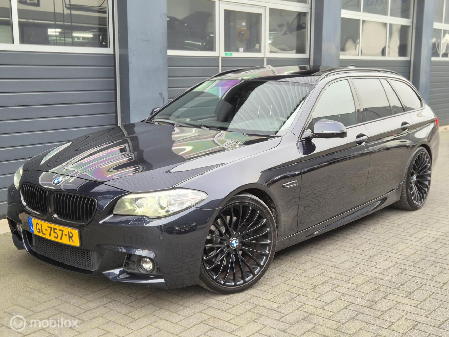 BMW 520i 520i High Executive M-pakket Automaat LCI | XENON | 20'' | NAVI | CARPLAY | PANO | 2015 - voorkant