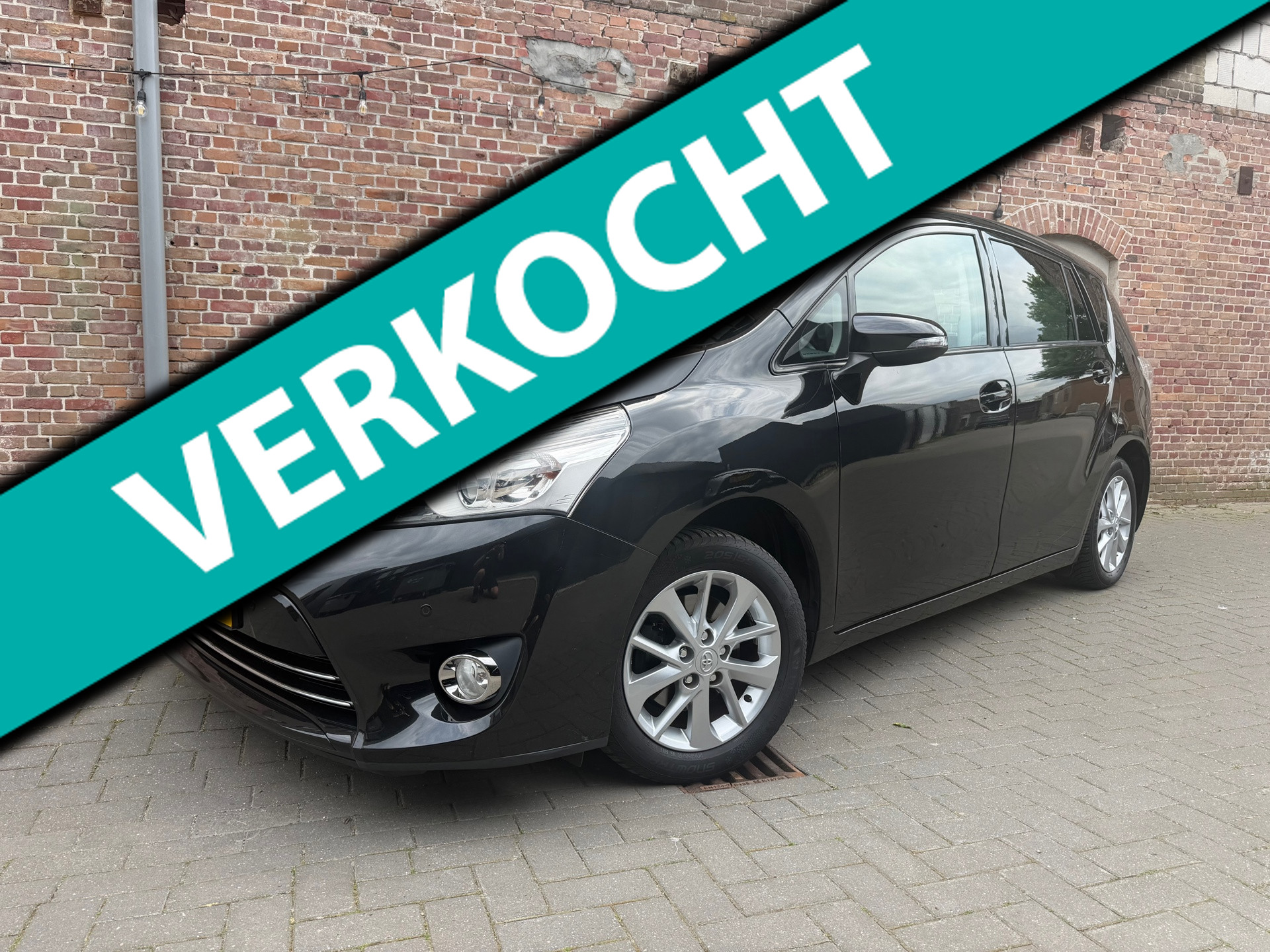 Toyota Toyota Verso 1.6 VVT-i Comfort 2014 - voorkant