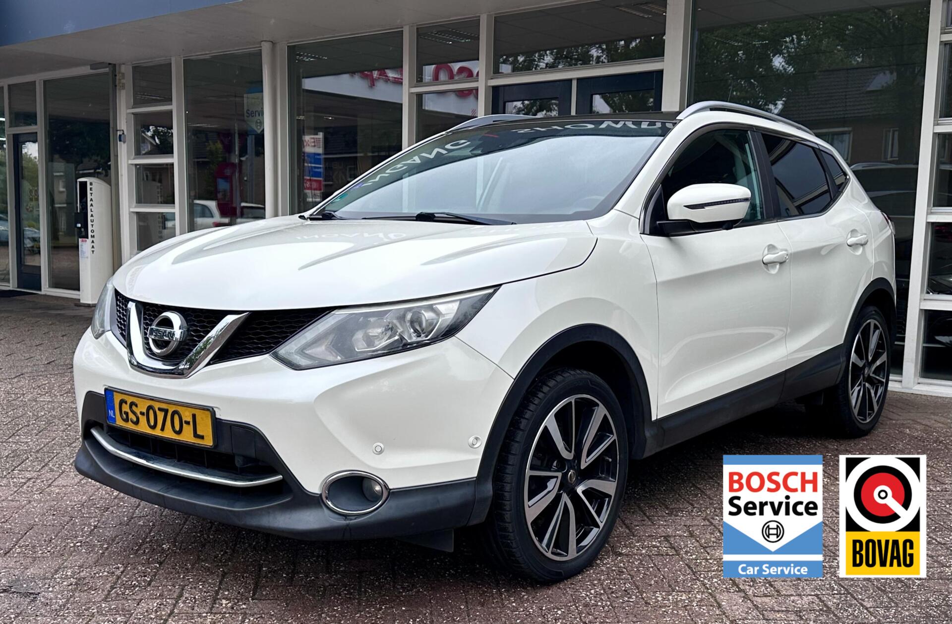 Nissan Nissan Qashqai 1.6 Connect Edition NAP! 360 Camera, Navi, LM.. 2015 - voorkant