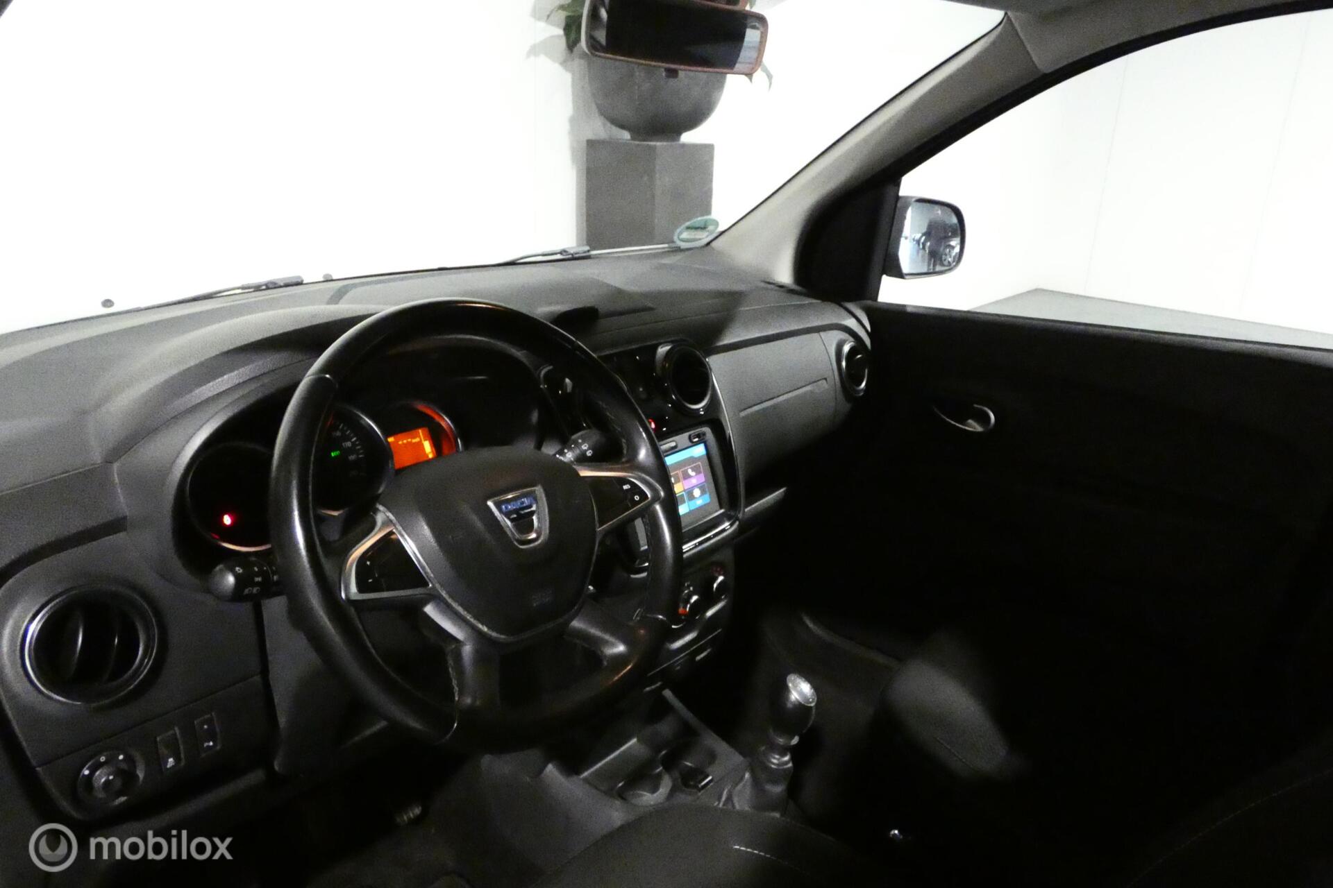 Foto van Dacia Lodgy