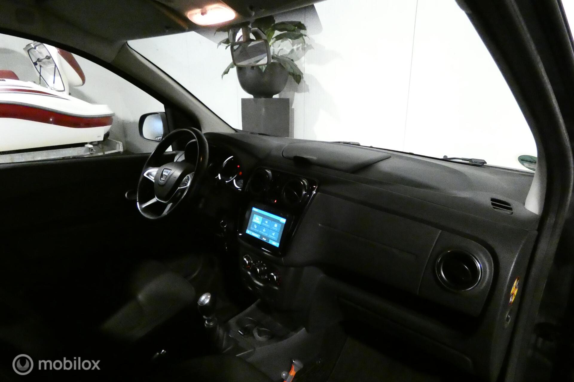 Foto van Dacia Lodgy