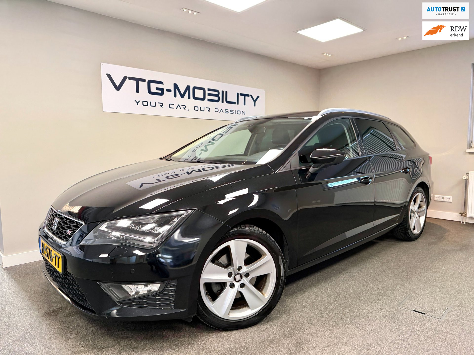 Seat Leon ST 1.4 EcoTSI FR Connect Navi|PDC V/A|CarPlay|Xenon|ClimateControl|Nieuw APK 2027 2016 - voorkant