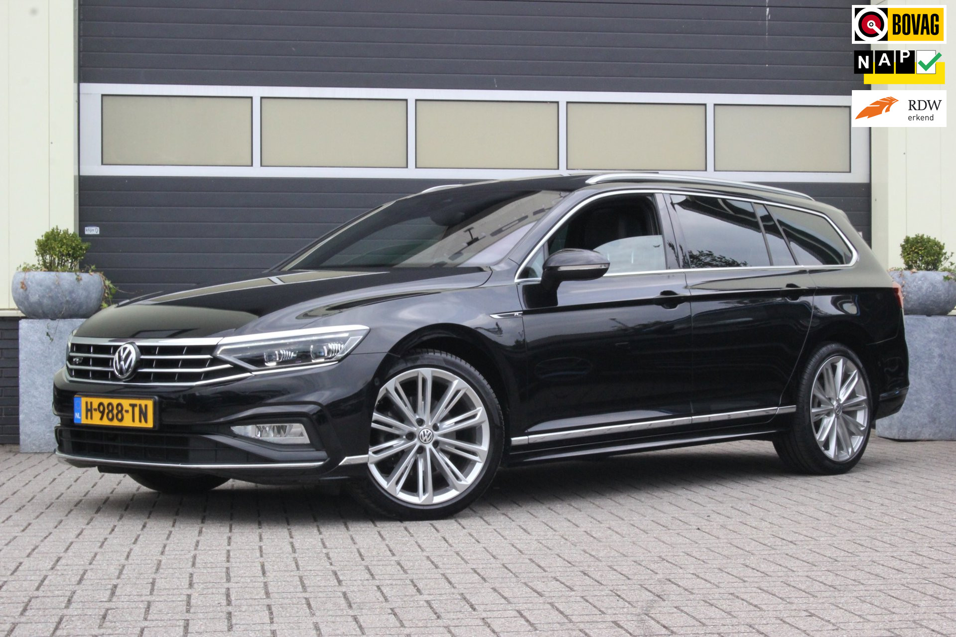 Volkswagen Passat Variant 1.5 TSI Elegance Business R 2020 - voorkant