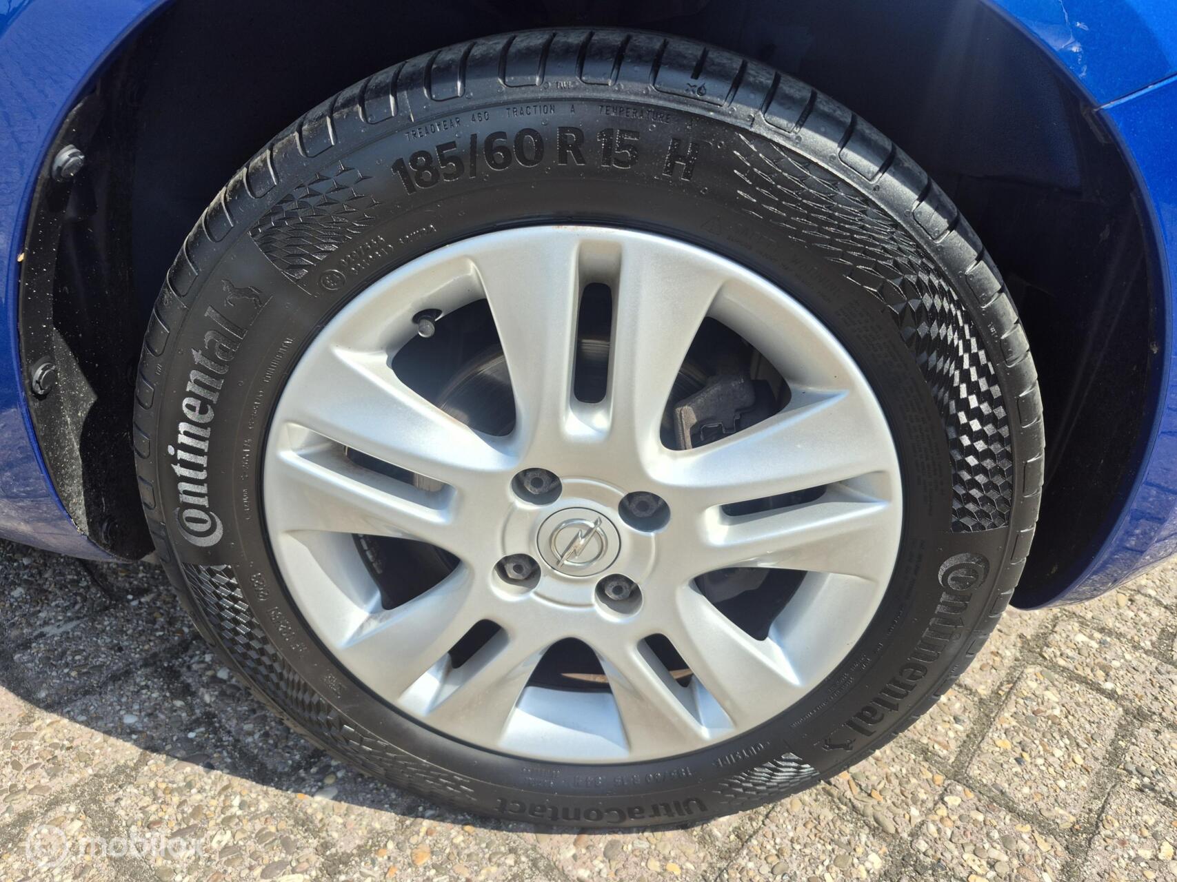 Foto van Opel Agila