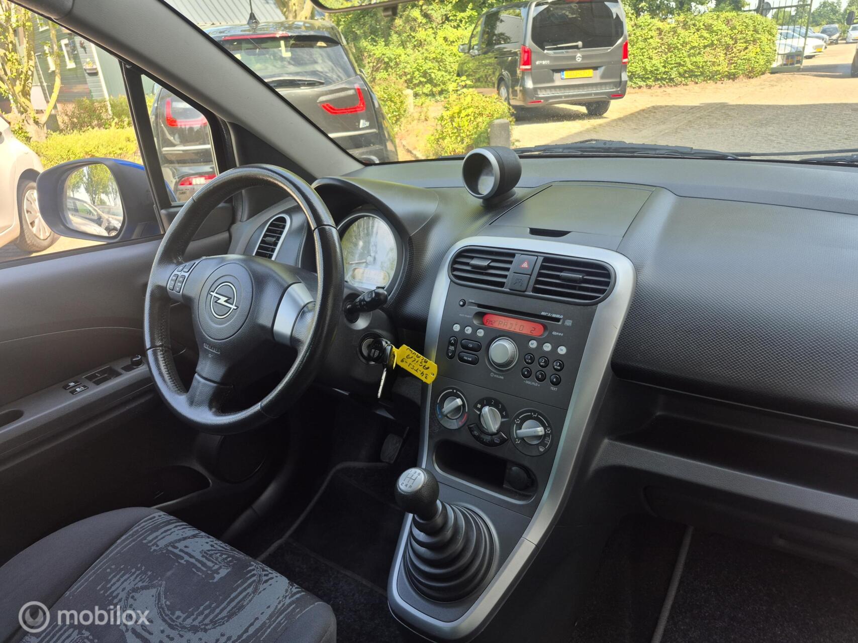 Foto van Opel Agila
