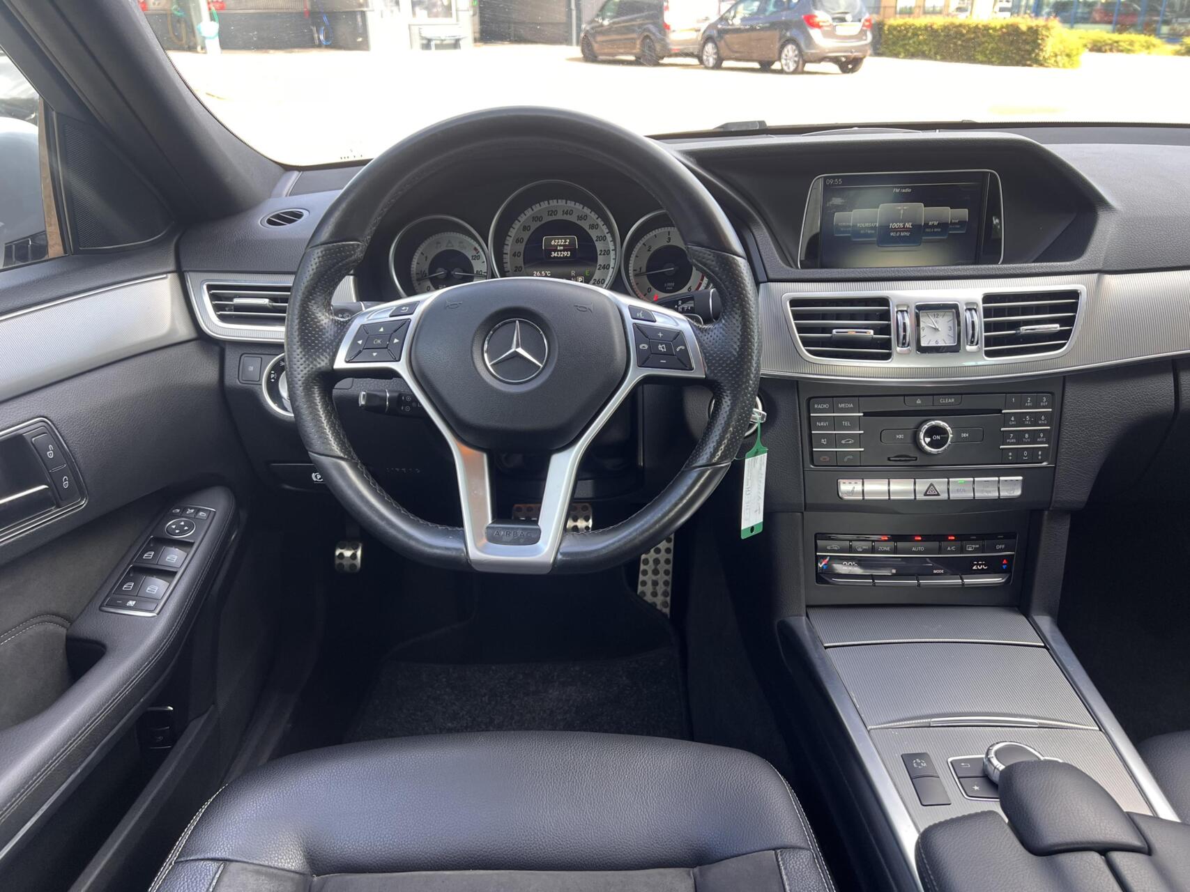 Foto van Mercedes-Benz E 220 Bluetec
