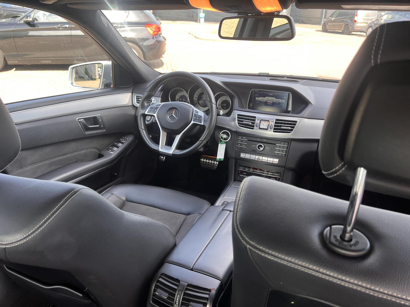 Foto van Mercedes-Benz E 220 Bluetec