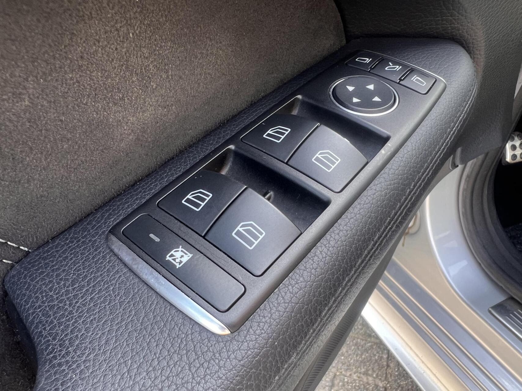 Foto van Mercedes-Benz E 220 Bluetec