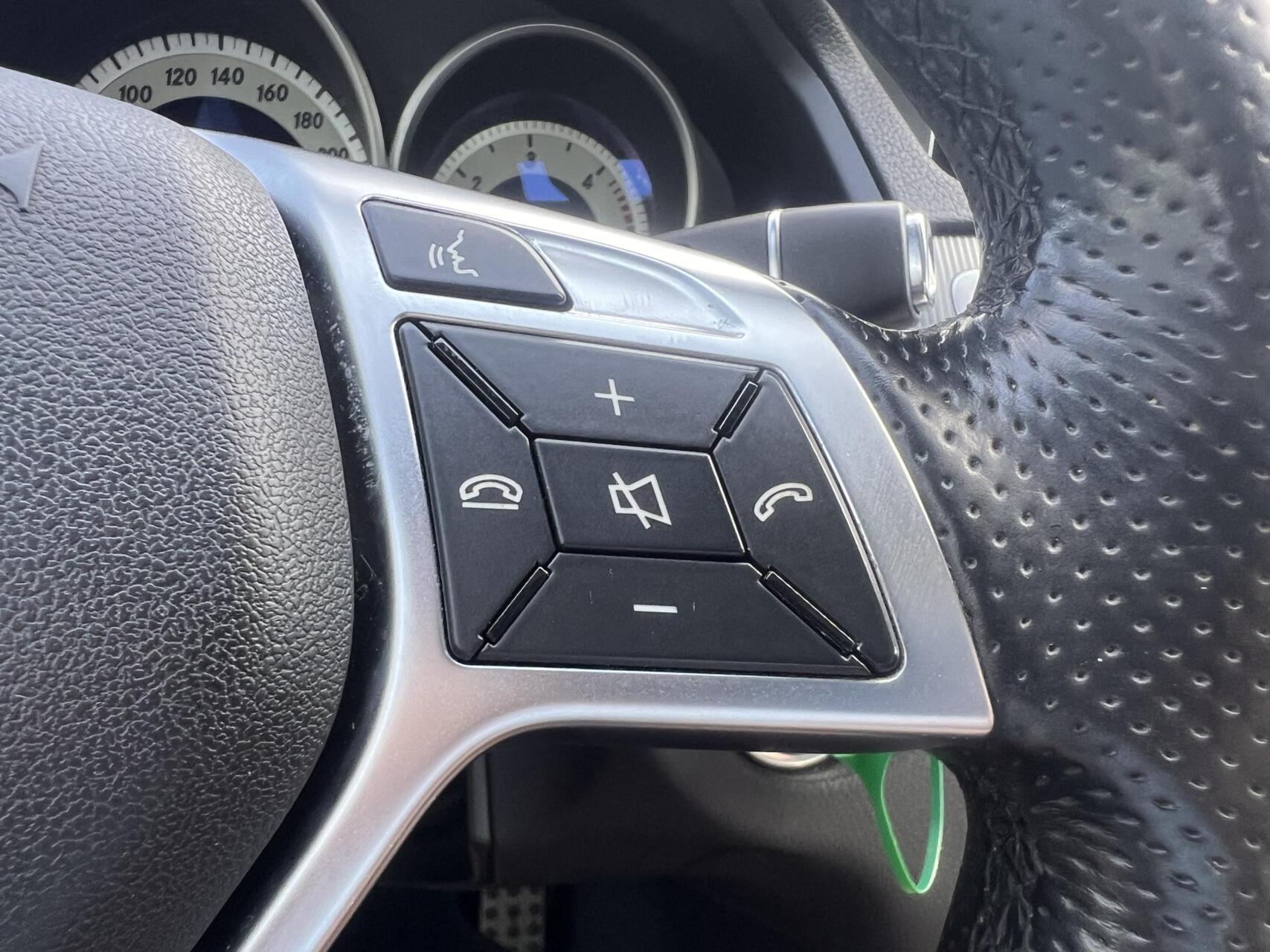 Foto van Mercedes-Benz E 220 Bluetec
