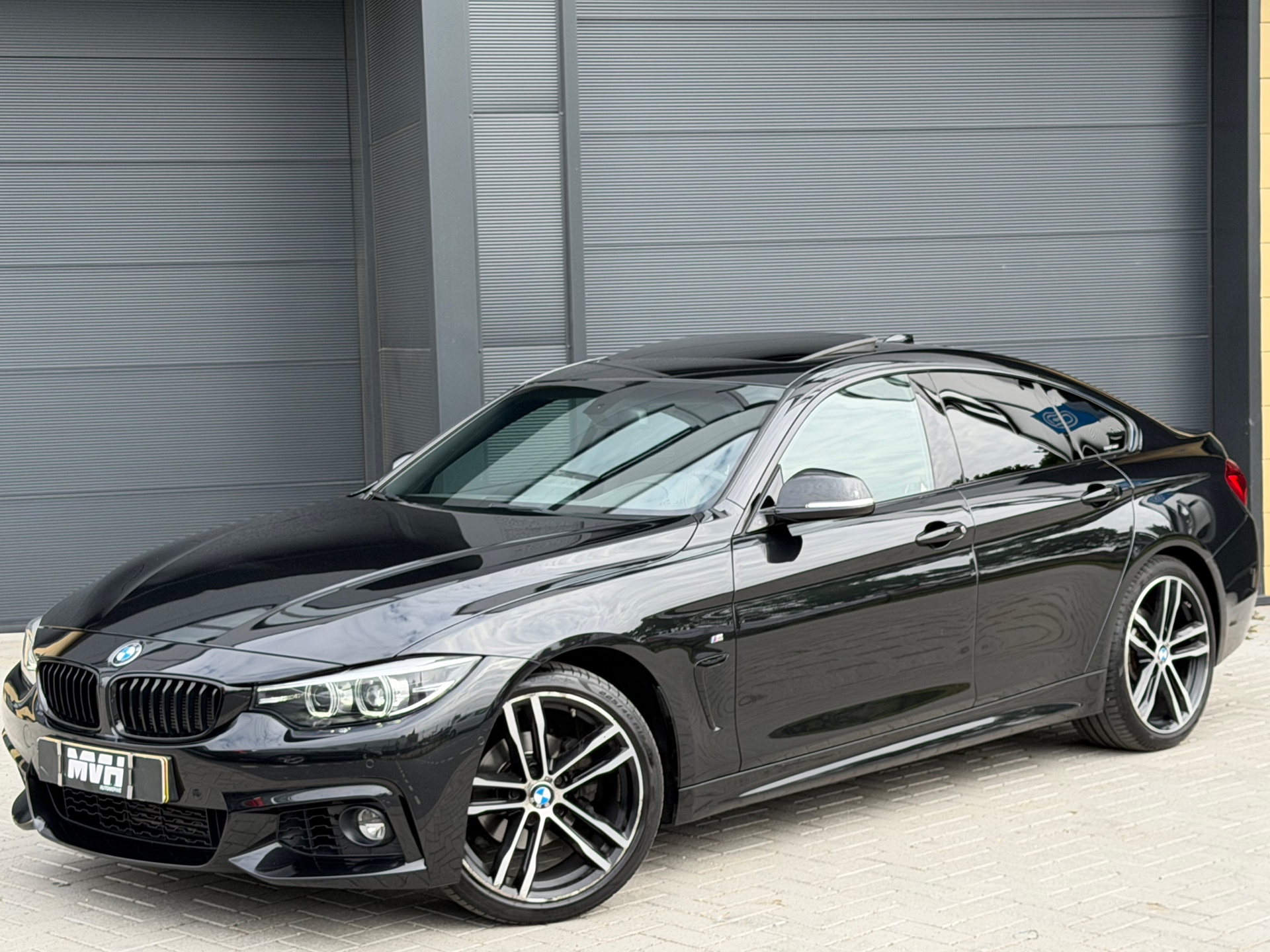 BMW 418i 418i M Sport - M-Pakket - Automaat - Leder - Panorama - OrigNL - NAP - 2020 - voorkant