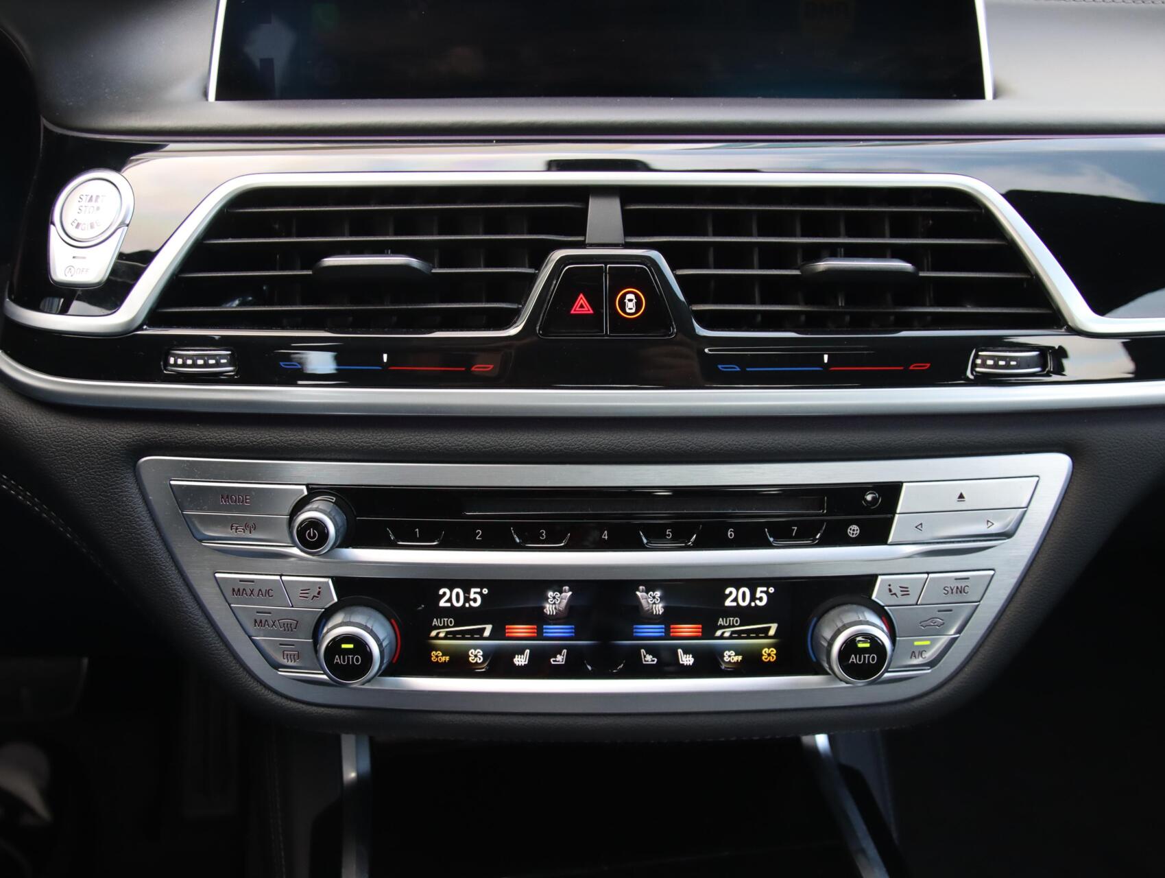 Foto van BMW 750i xDrive
