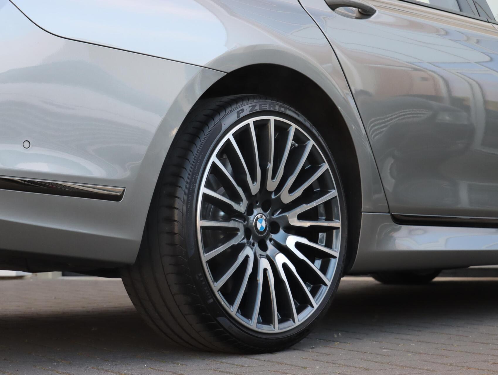 Foto van BMW 750i xDrive