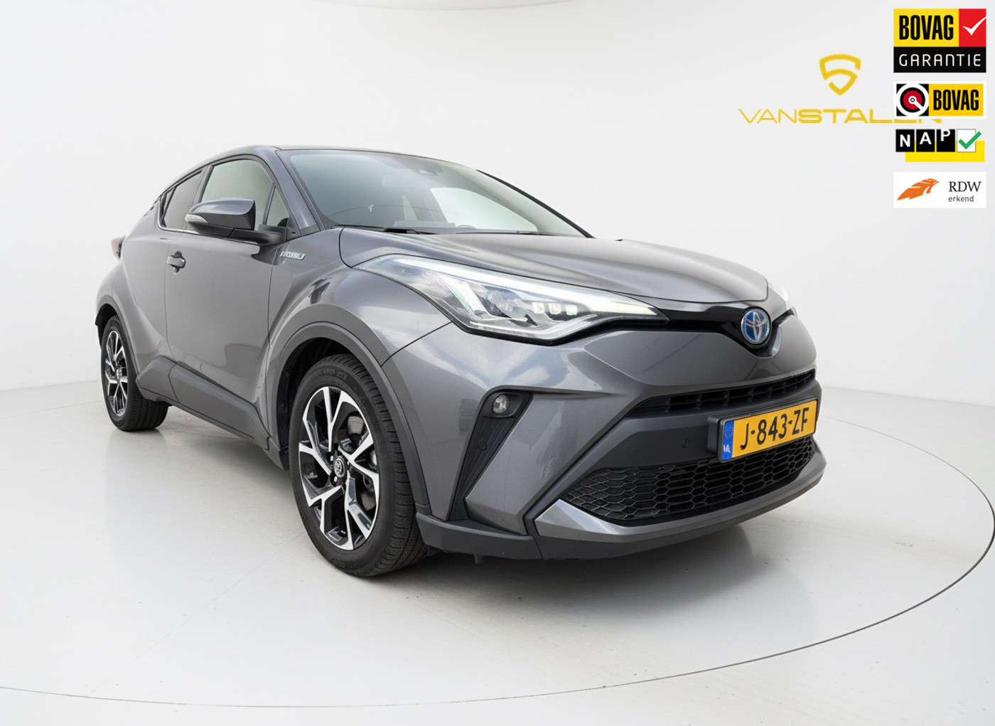 Toyota Toyota C-hr 2.0 184pk Automaat Hybrid First Edition | CarPlay | ACC | Camera | PDC voor + achter | DAB | LED | Keyless | 18" 2020 - voorkant