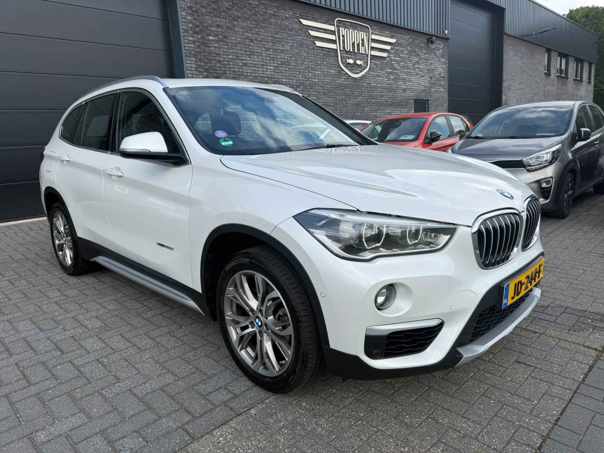 Foto van BMW X1 Xdrive20i