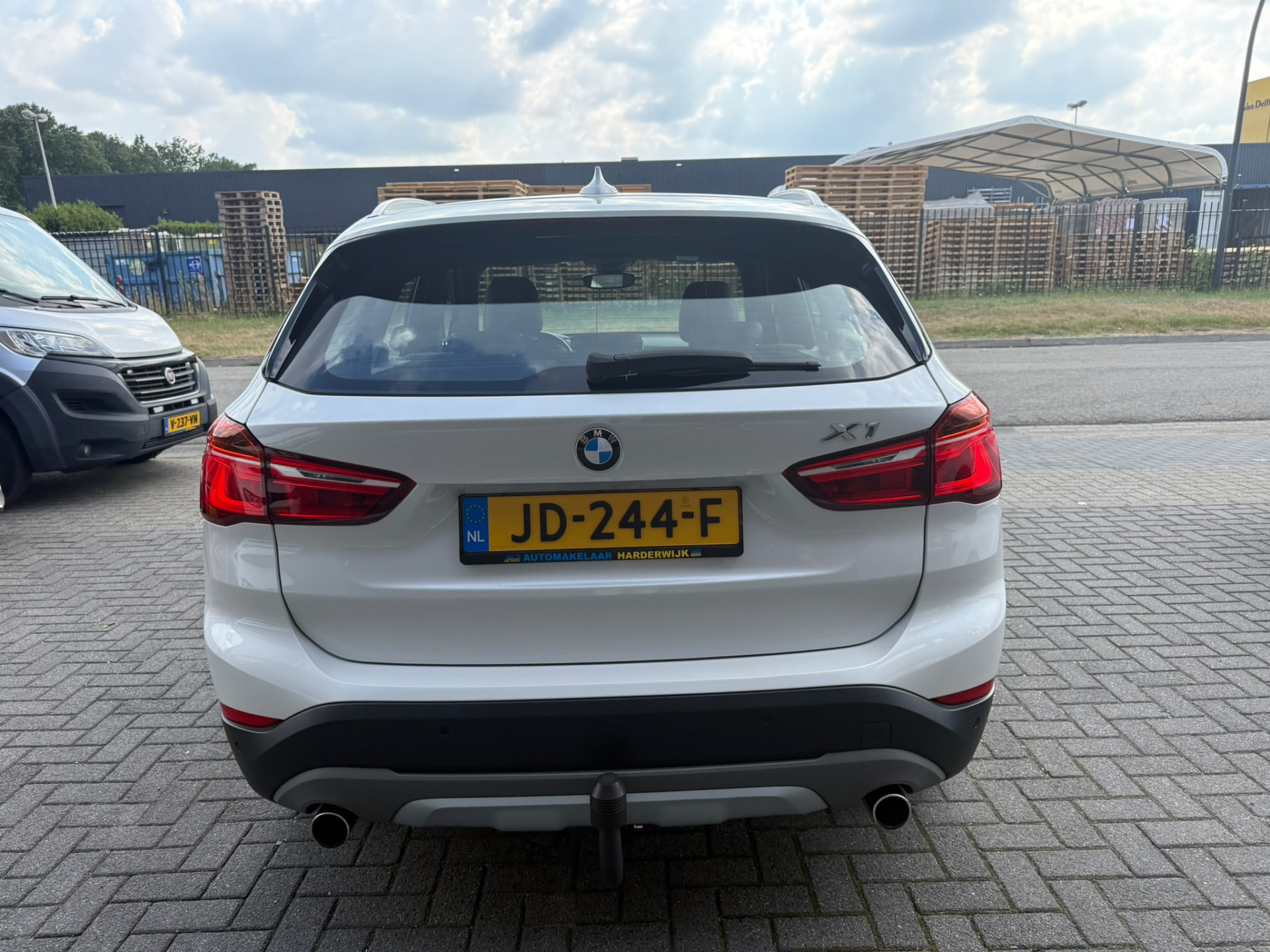 Foto van BMW X1 Xdrive20i