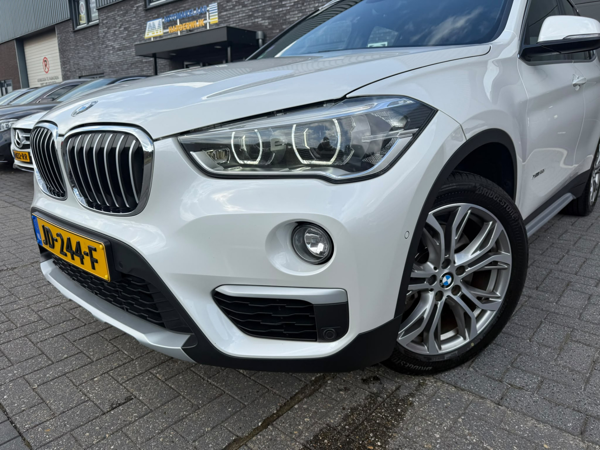 Foto van BMW X1 Xdrive20i
