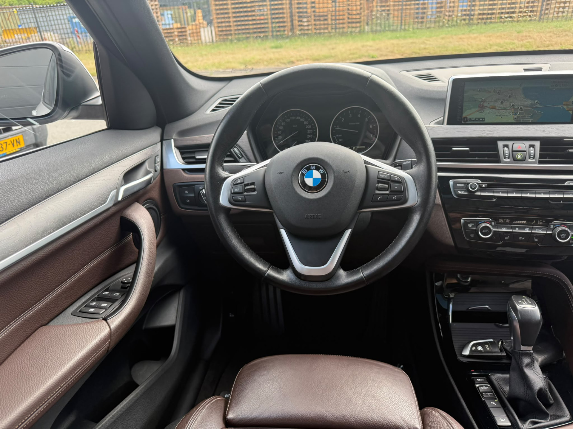 Foto van BMW X1 Xdrive20i