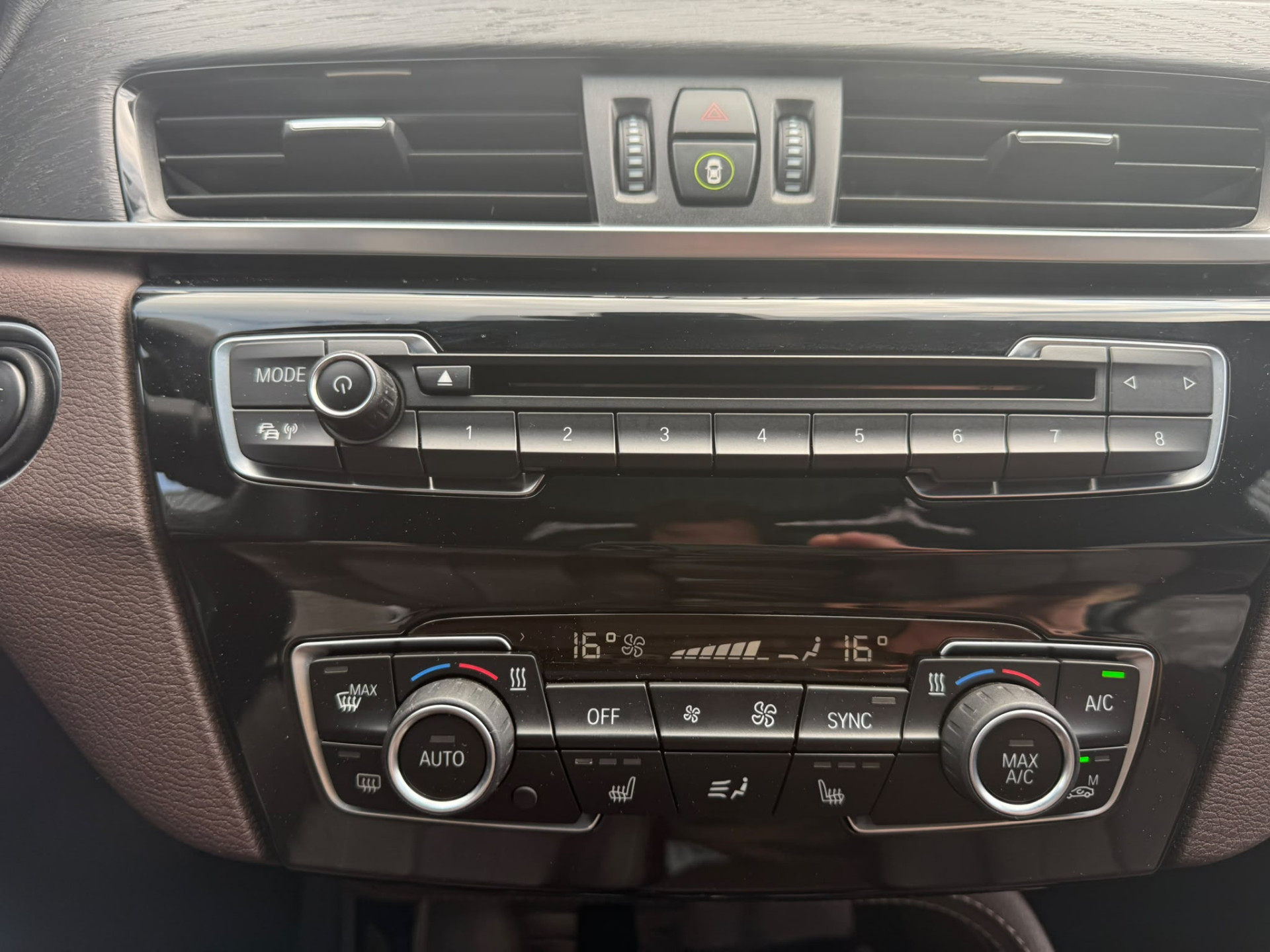 Foto van BMW X1 Xdrive20i