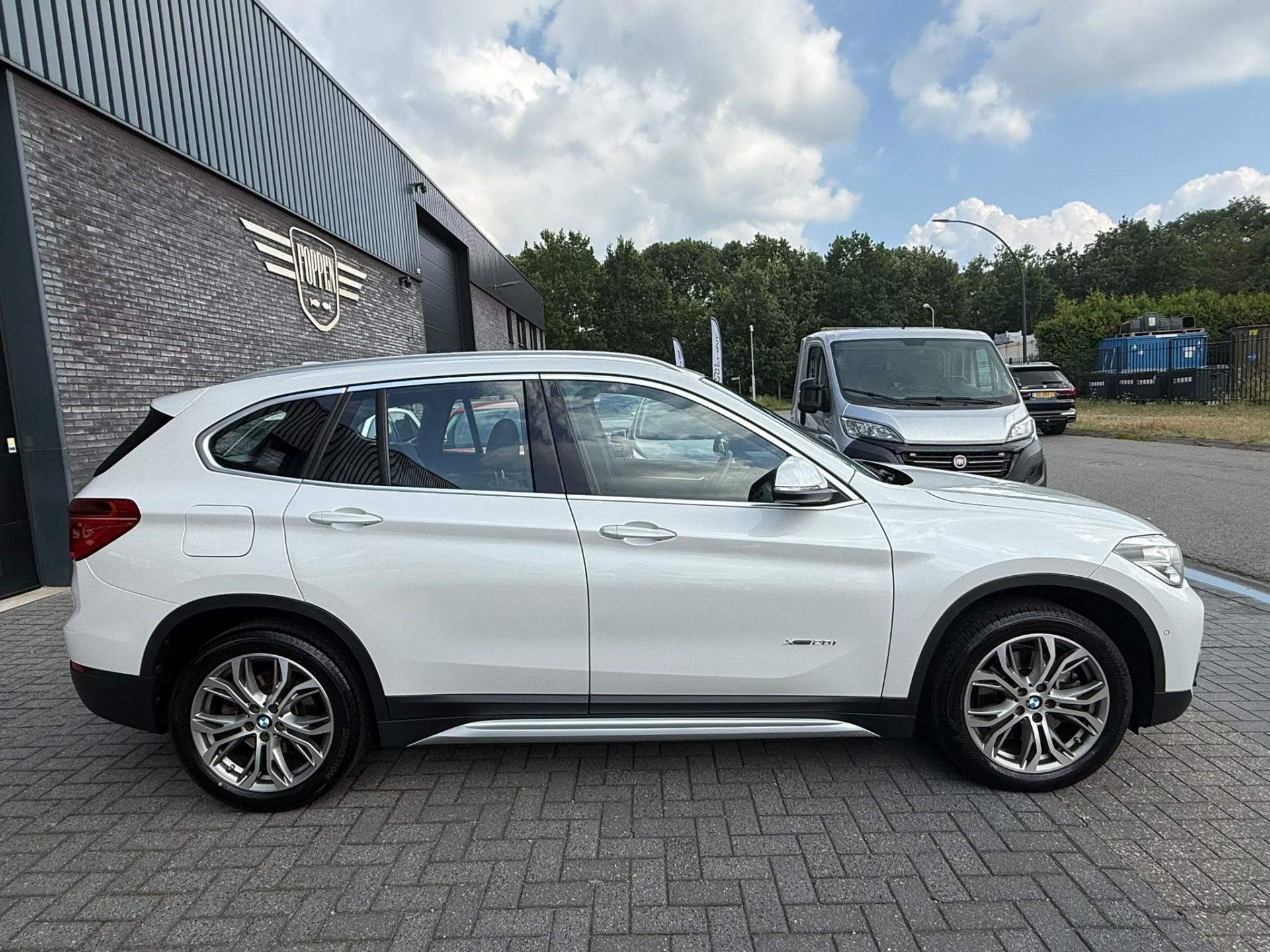 Foto van BMW X1 Xdrive20i