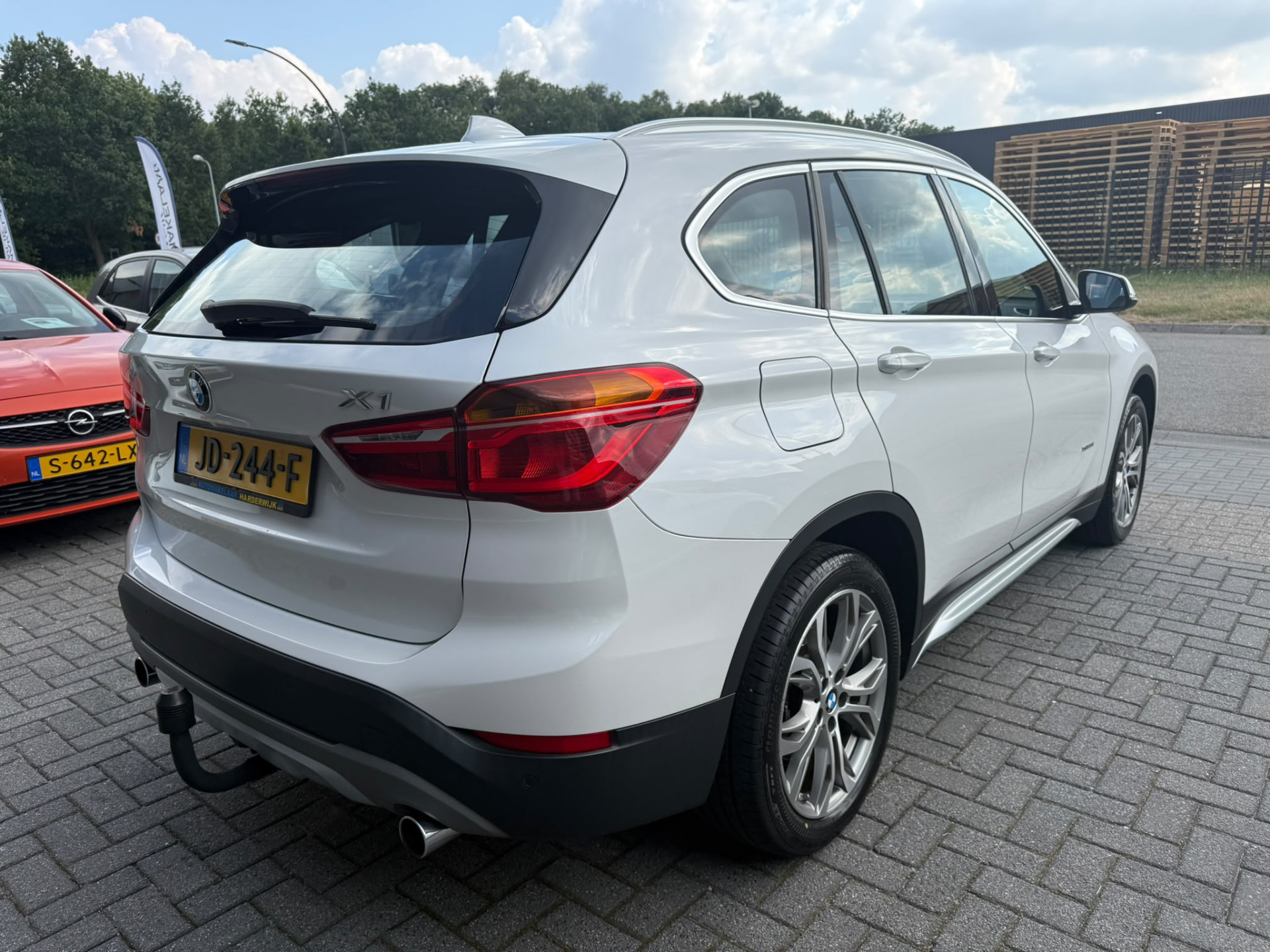 Foto van BMW X1 Xdrive20i
