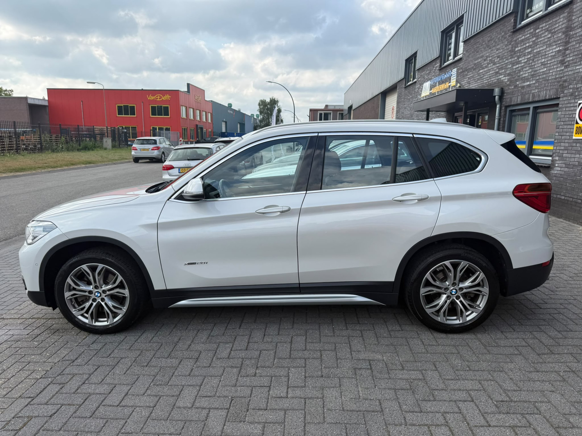 Foto van BMW X1 Xdrive20i