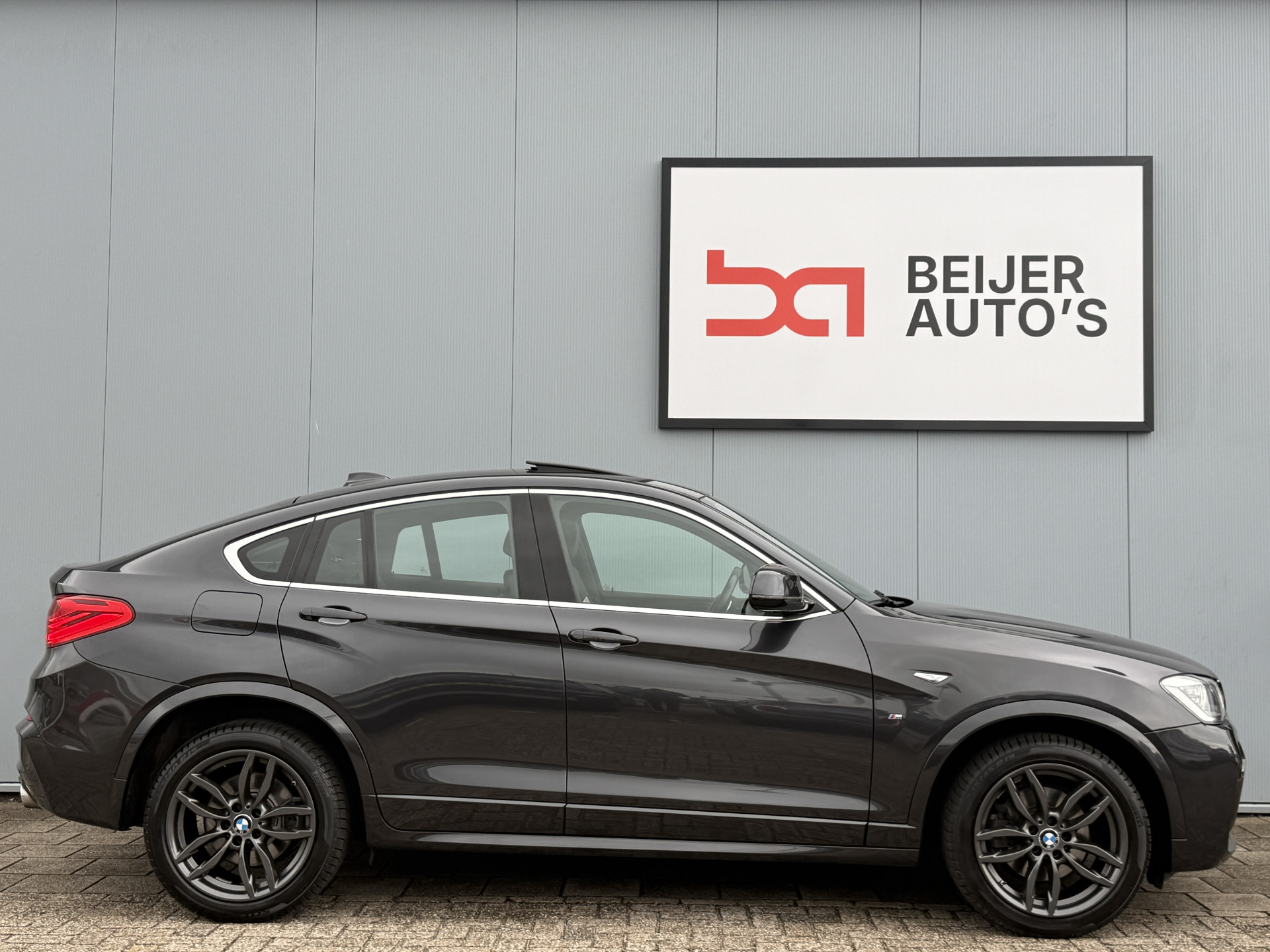 Foto van BMW X4 Xdrive20i