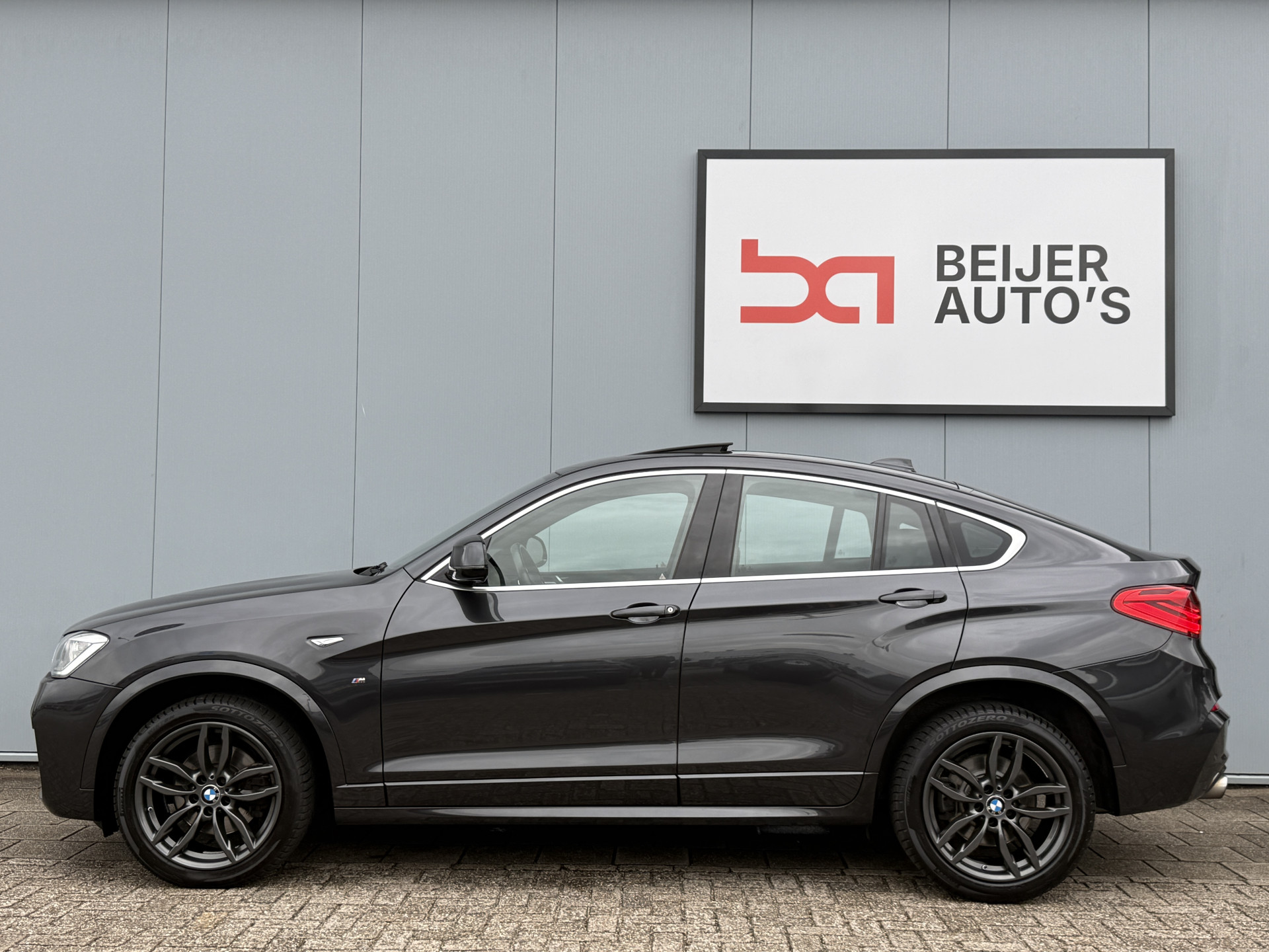 Foto van BMW X4 Xdrive20i