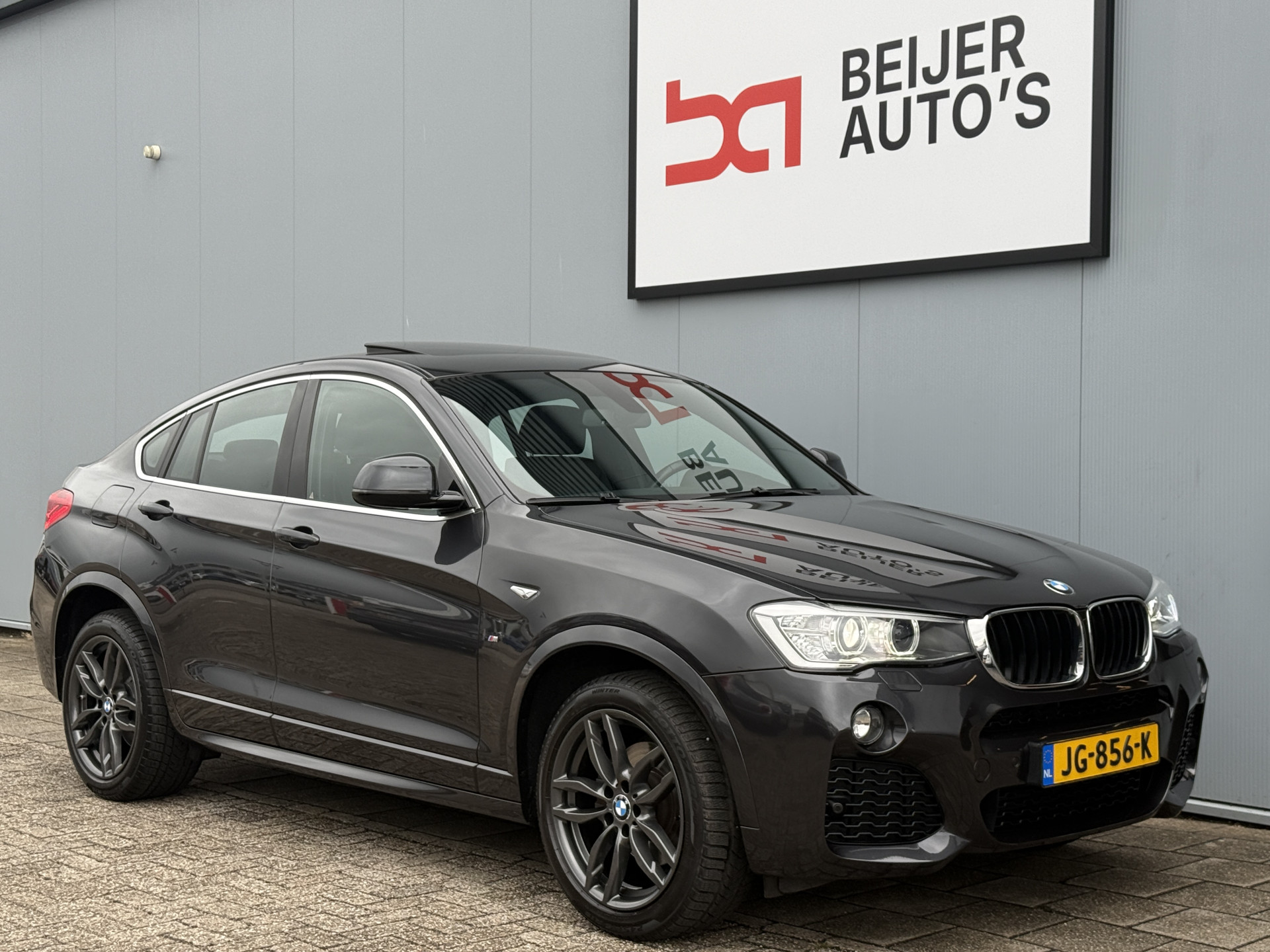Foto van BMW X4 Xdrive20i