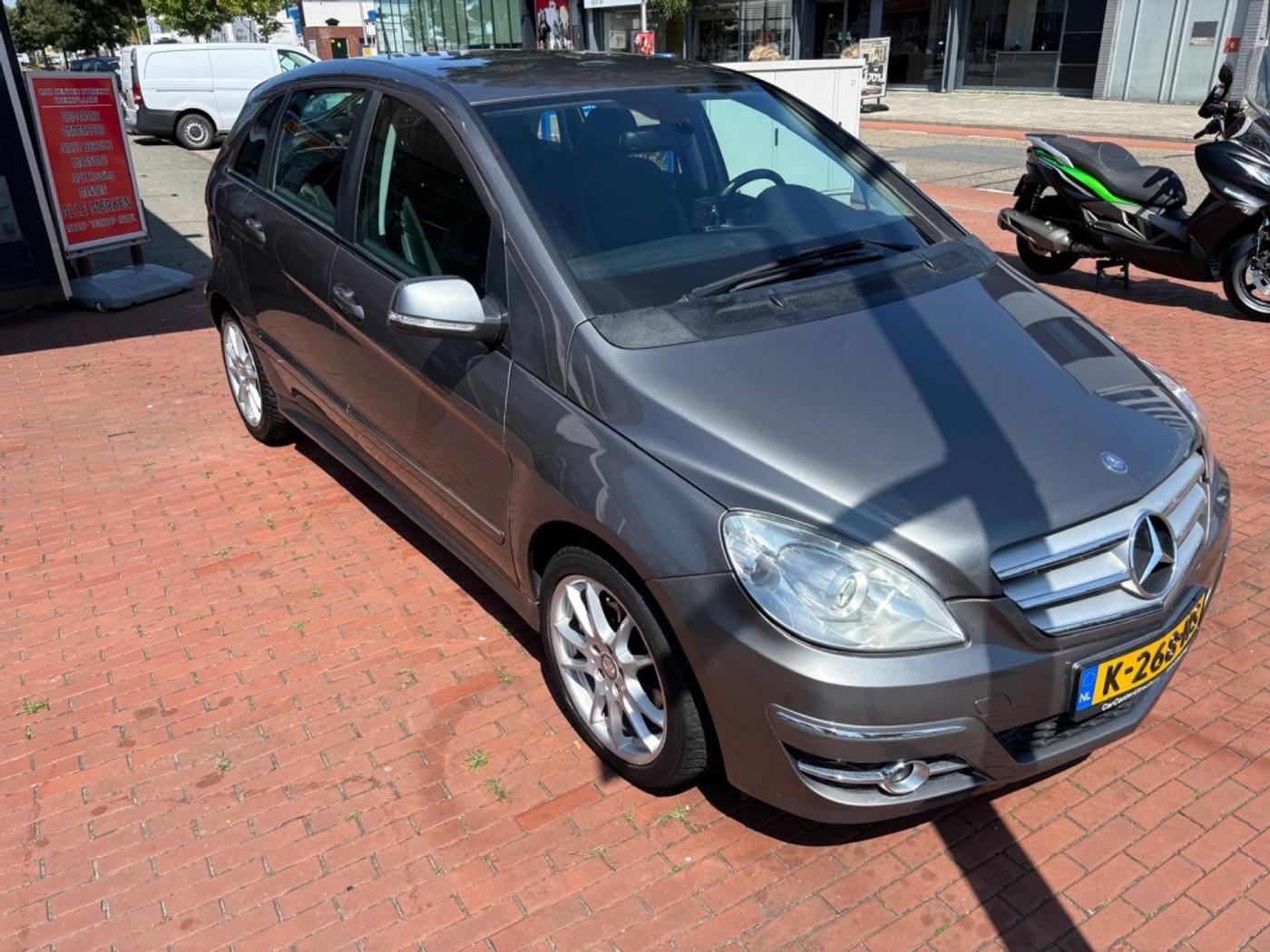 Foto van Mercedes-Benz B 200