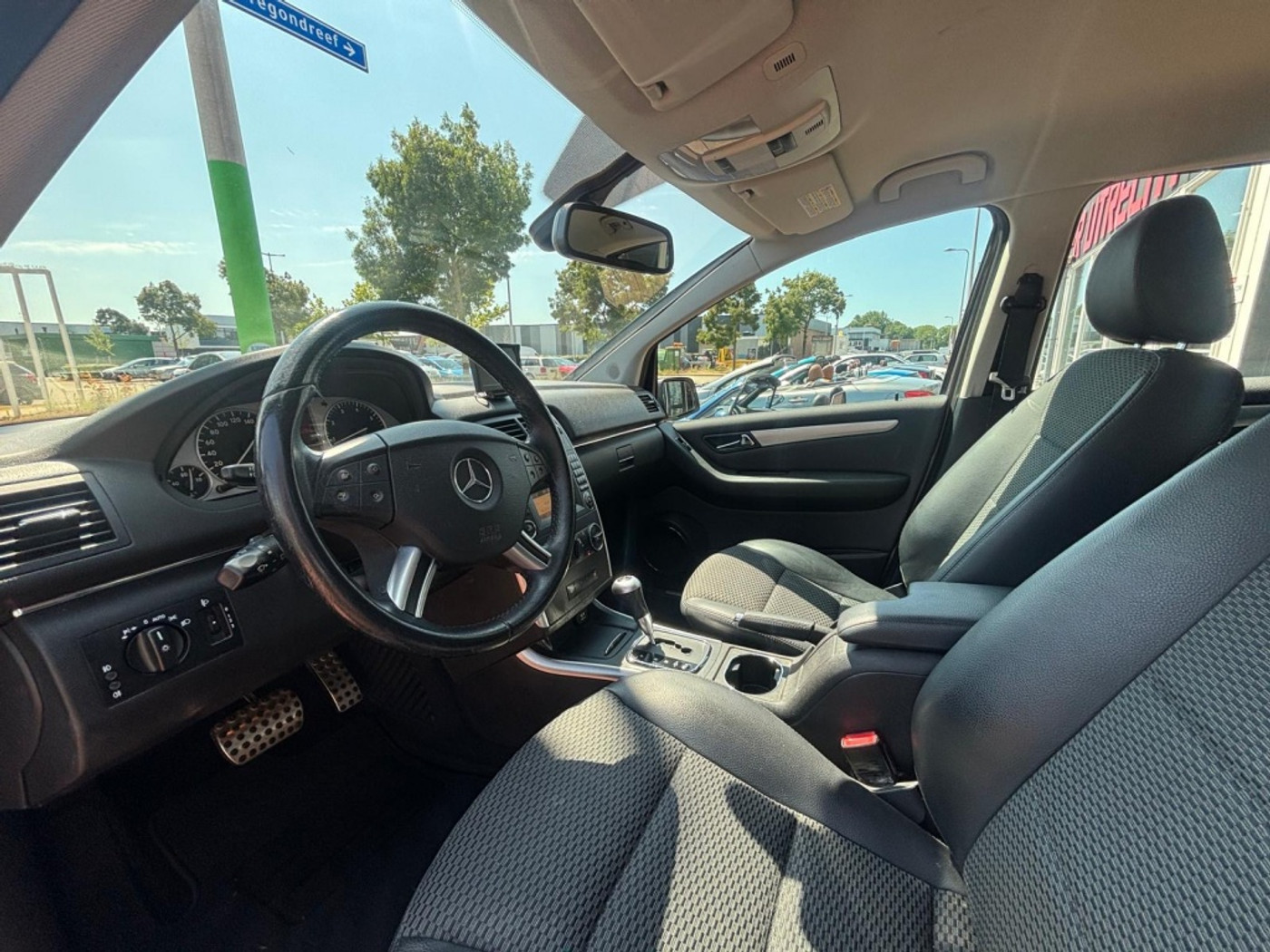 Foto van Mercedes-Benz B 200