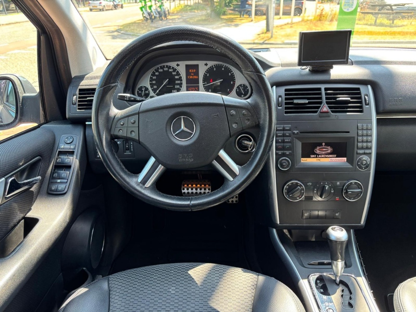 Foto van Mercedes-Benz B 200