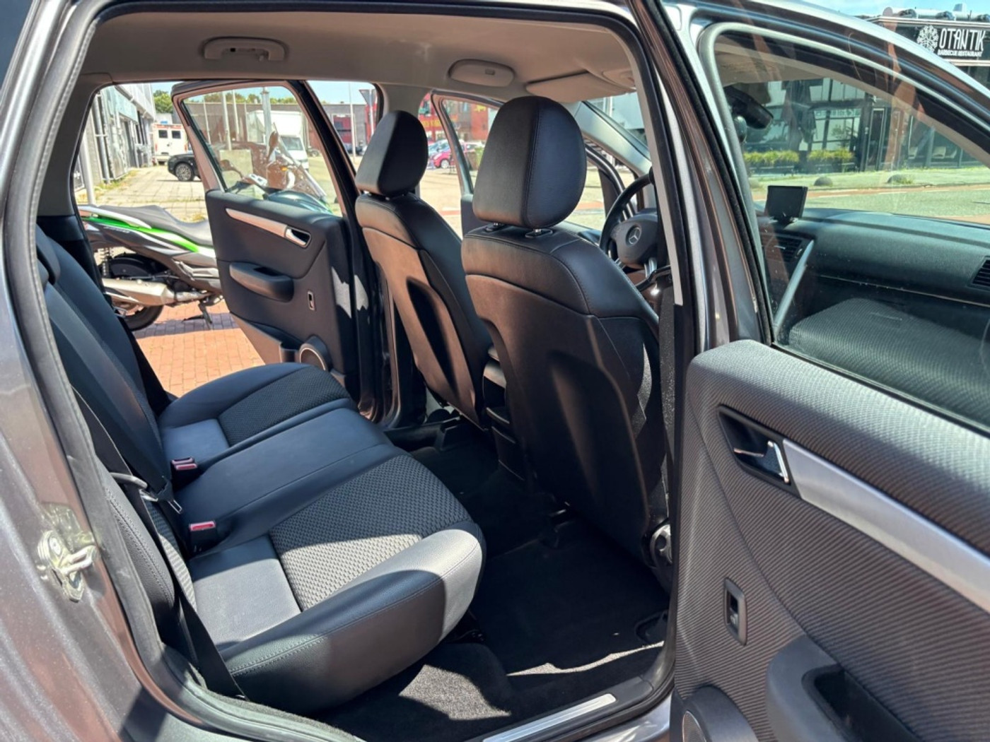 Foto van Mercedes-Benz B 200