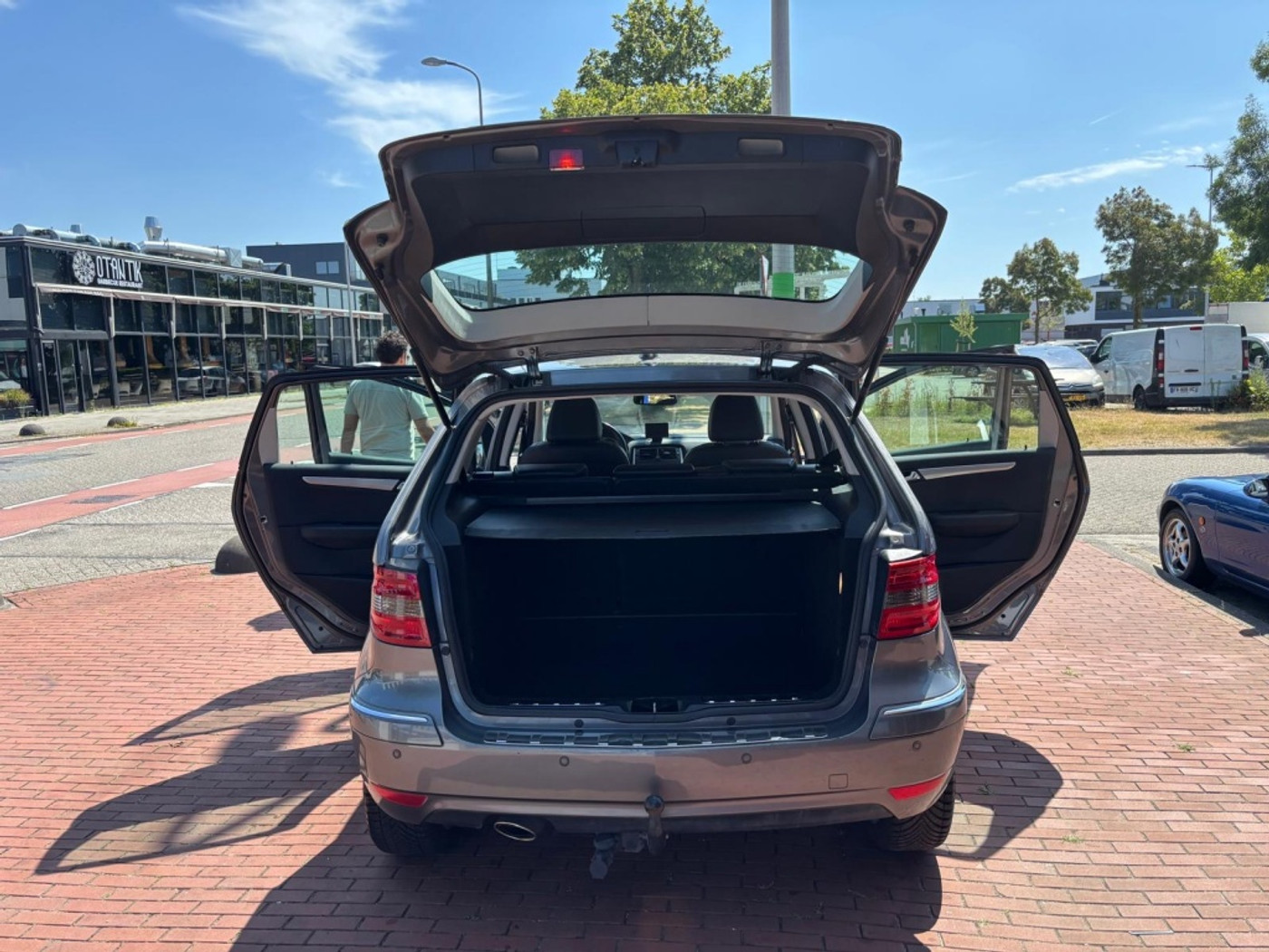 Foto van Mercedes-Benz B 200