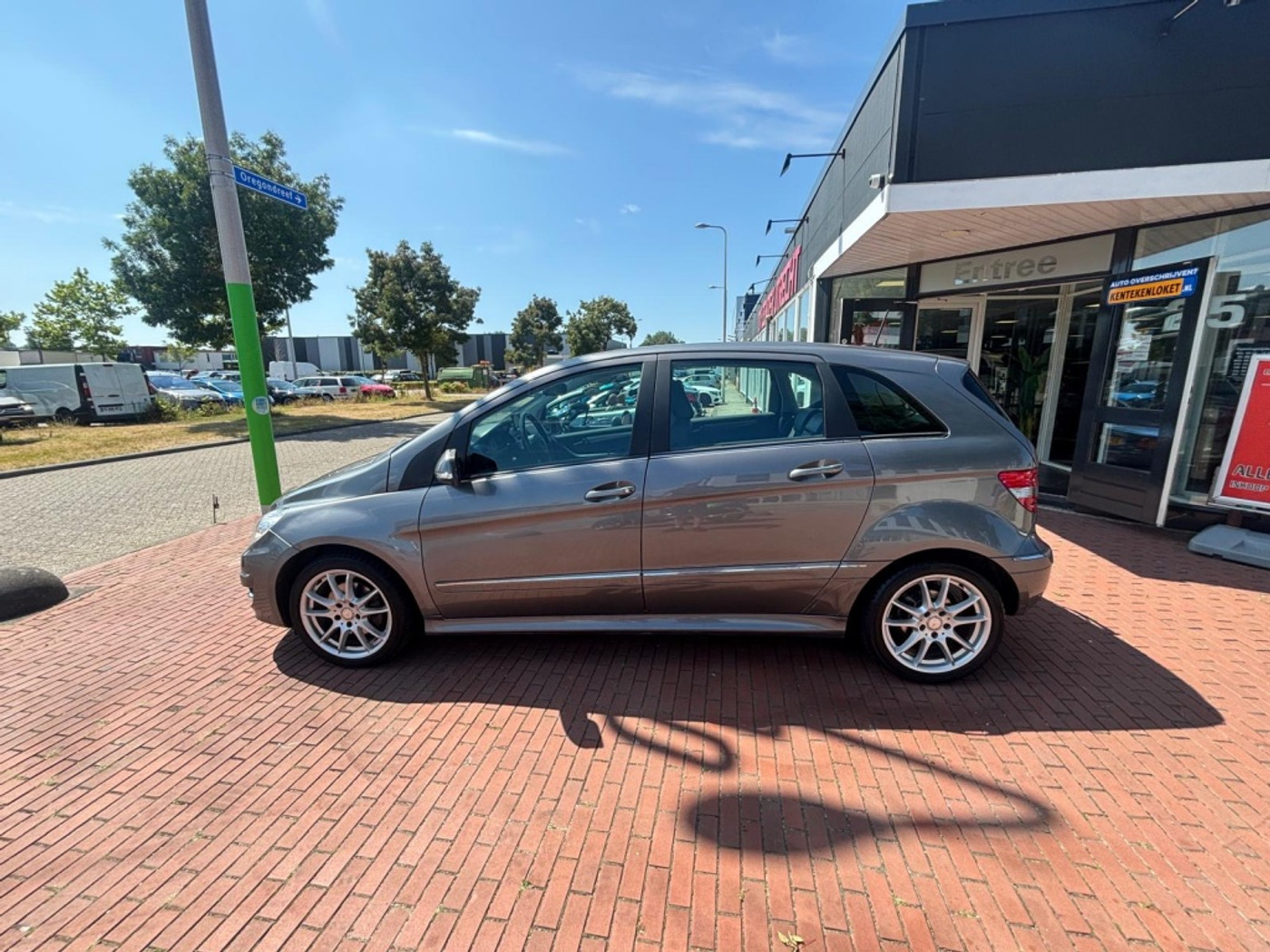 Foto van Mercedes-Benz B 200