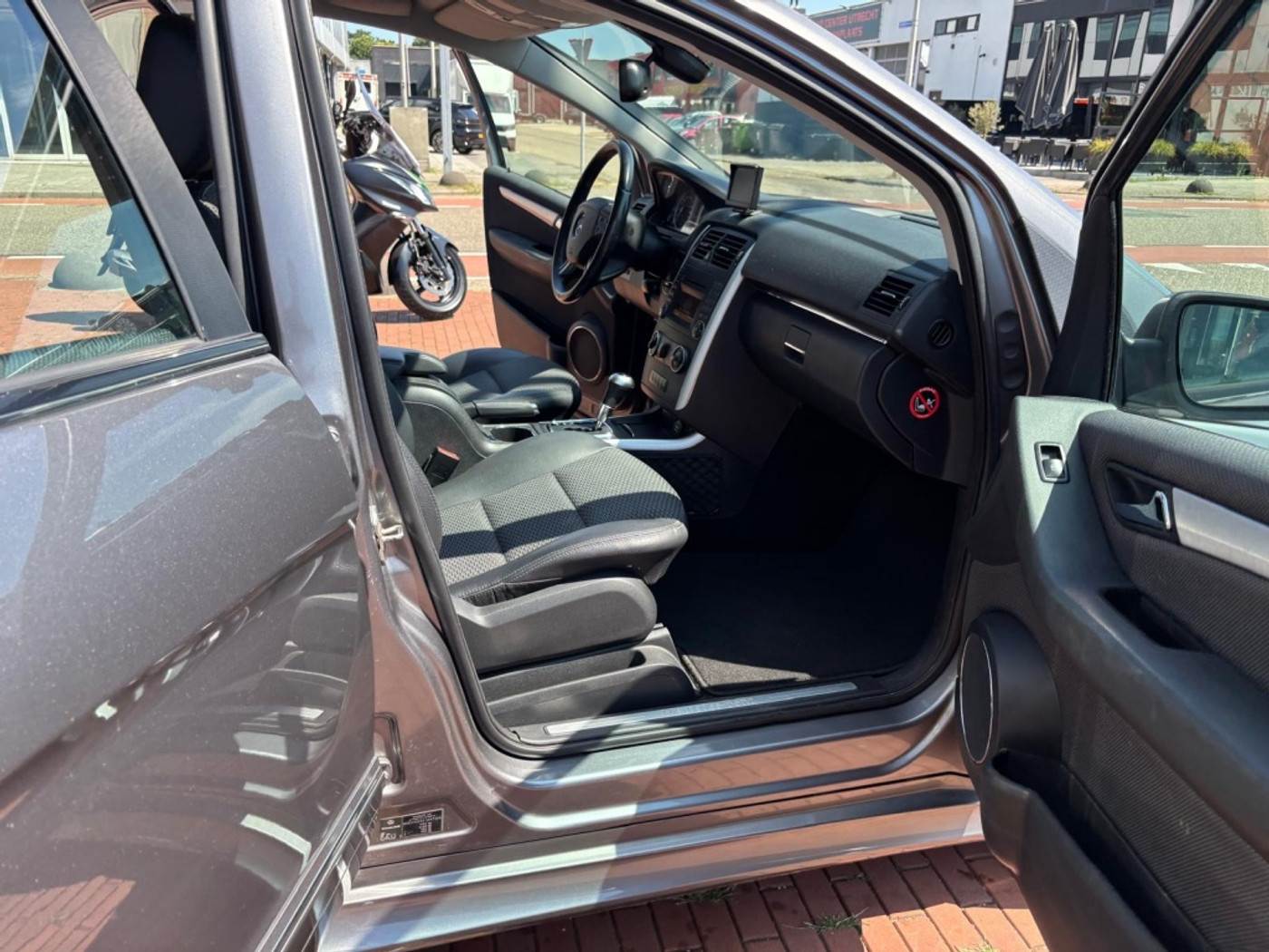 Foto van Mercedes-Benz B 200