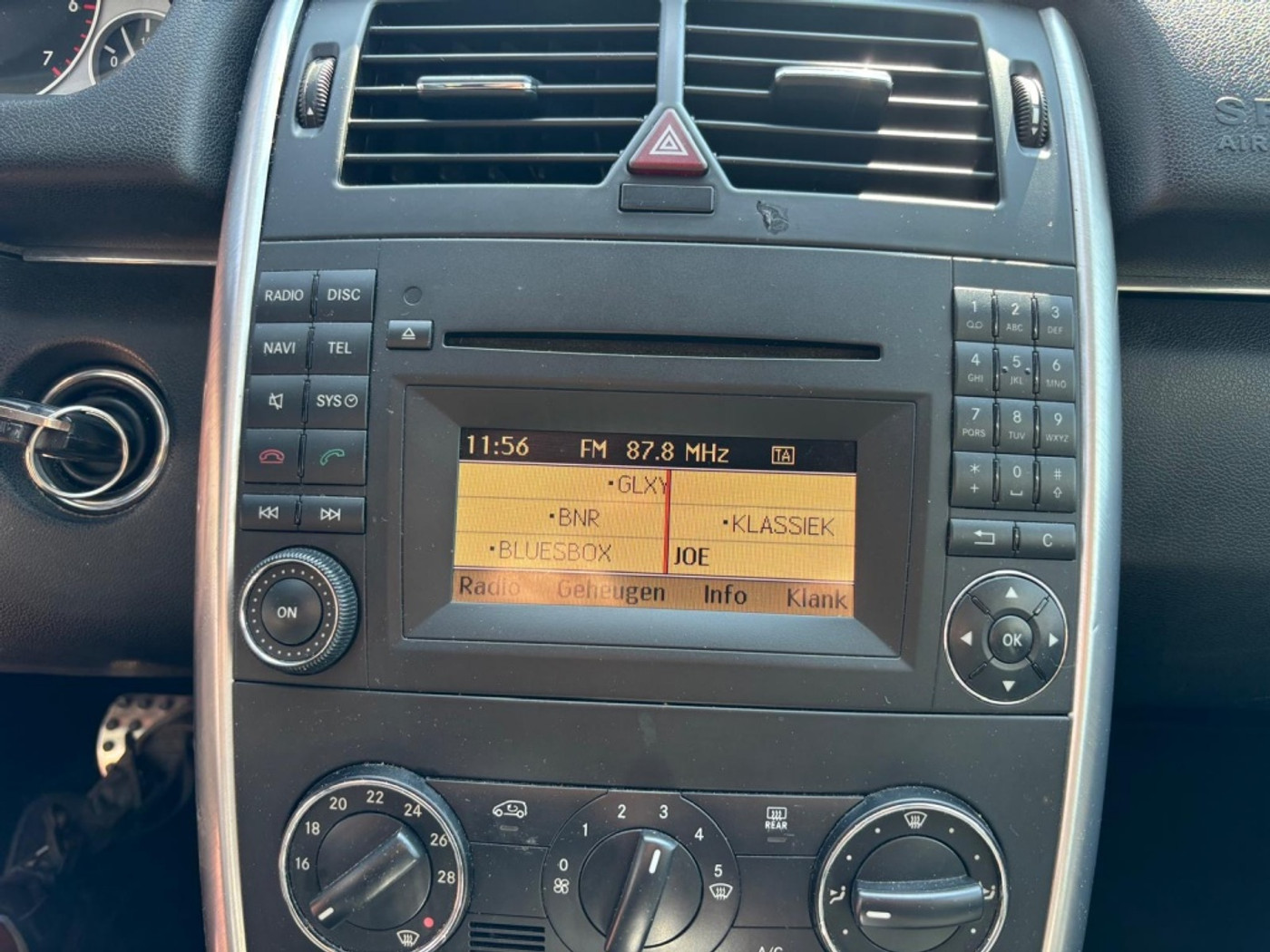 Foto van Mercedes-Benz B 200