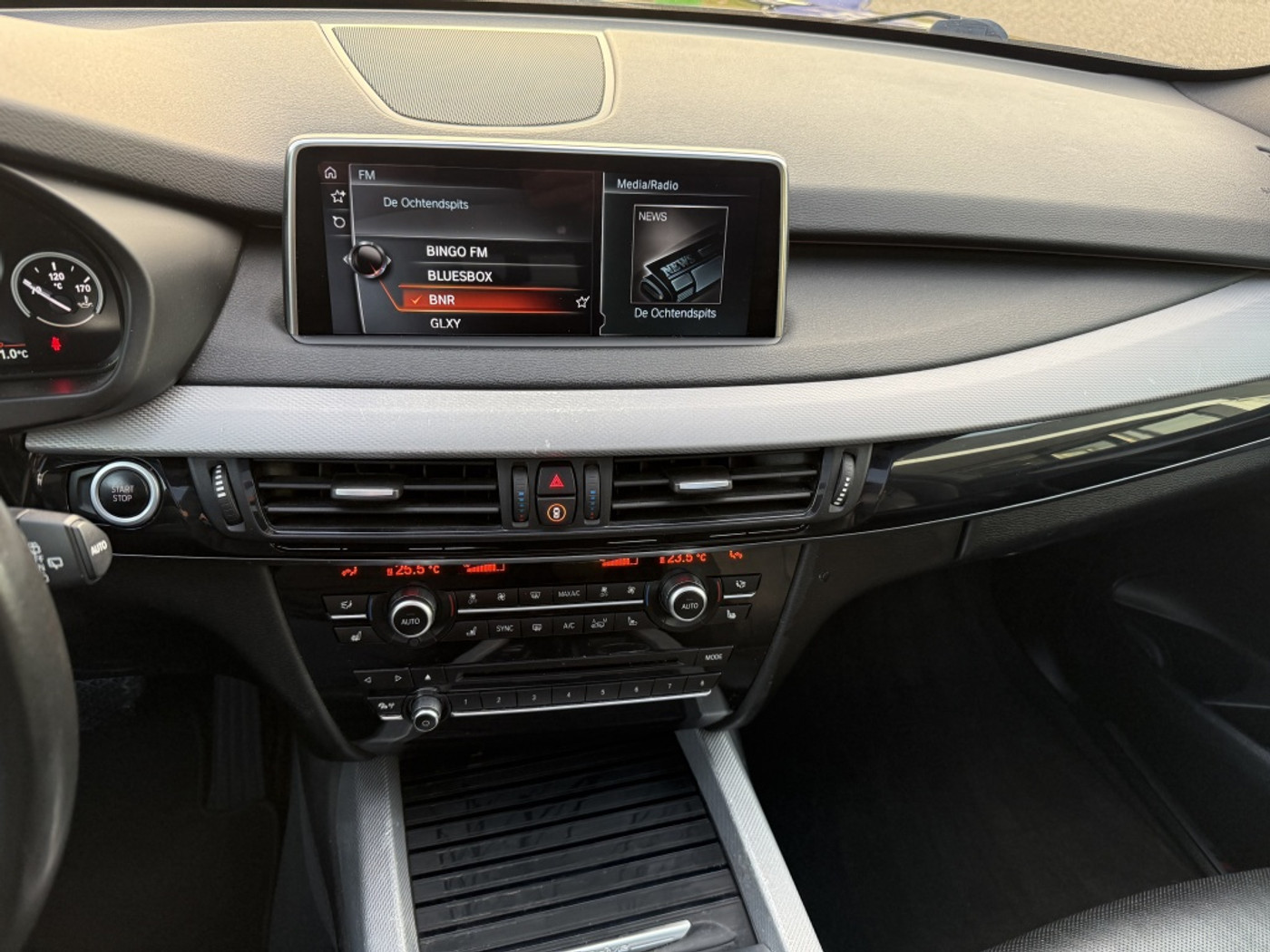 Foto van BMW X5 Xdrive40e