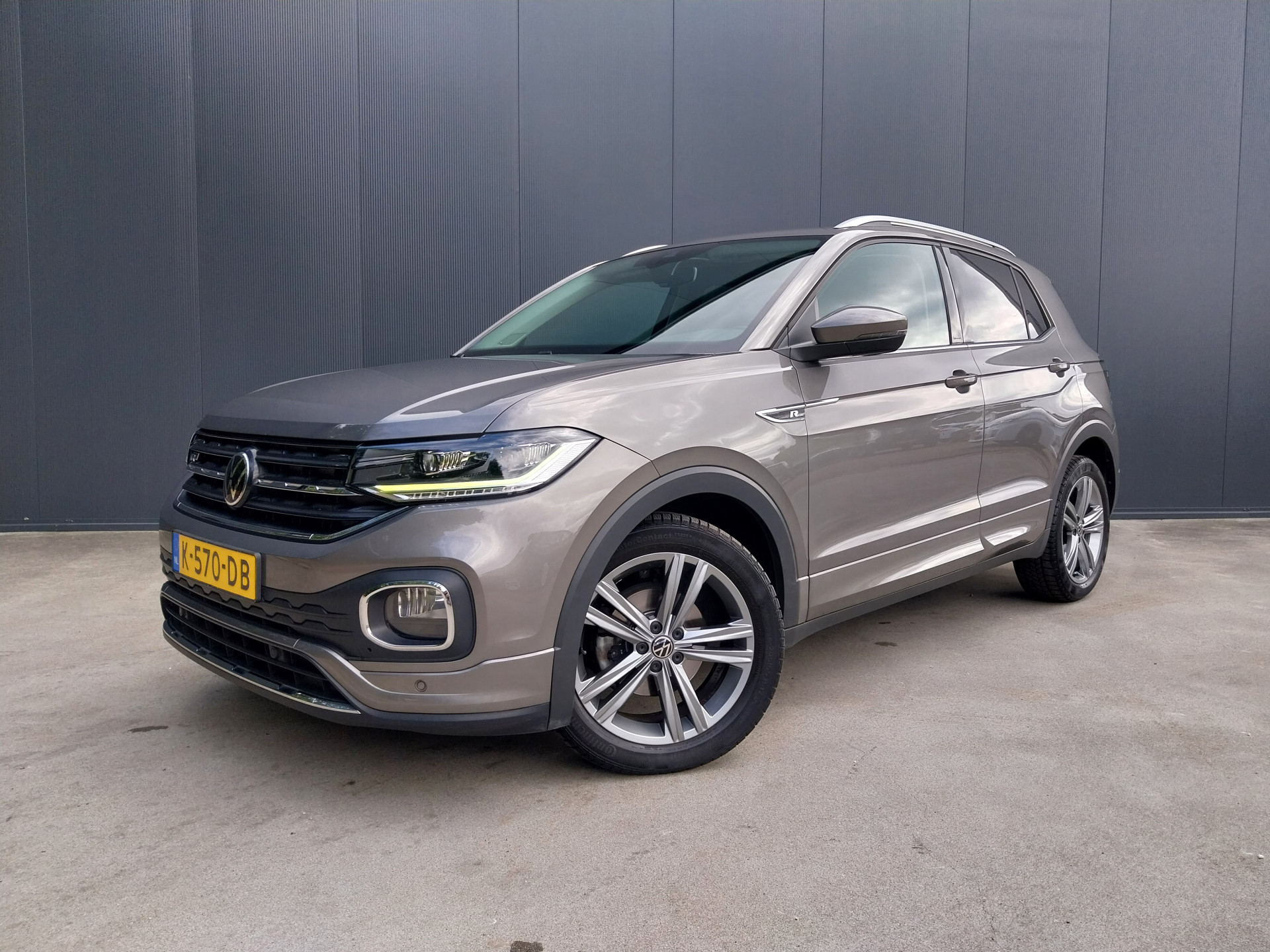 Volkswagen T-cross 1.5 TSI 150 PK AUTOMAAT Business R LINE 1e EIGENAAR ADAPT CRUISE CAMERA LED NAVI ECC 2020 - voorkant