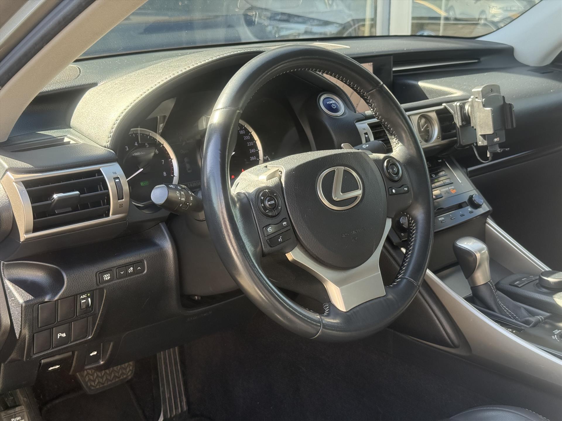 Foto van Lexus Lexus Is300h