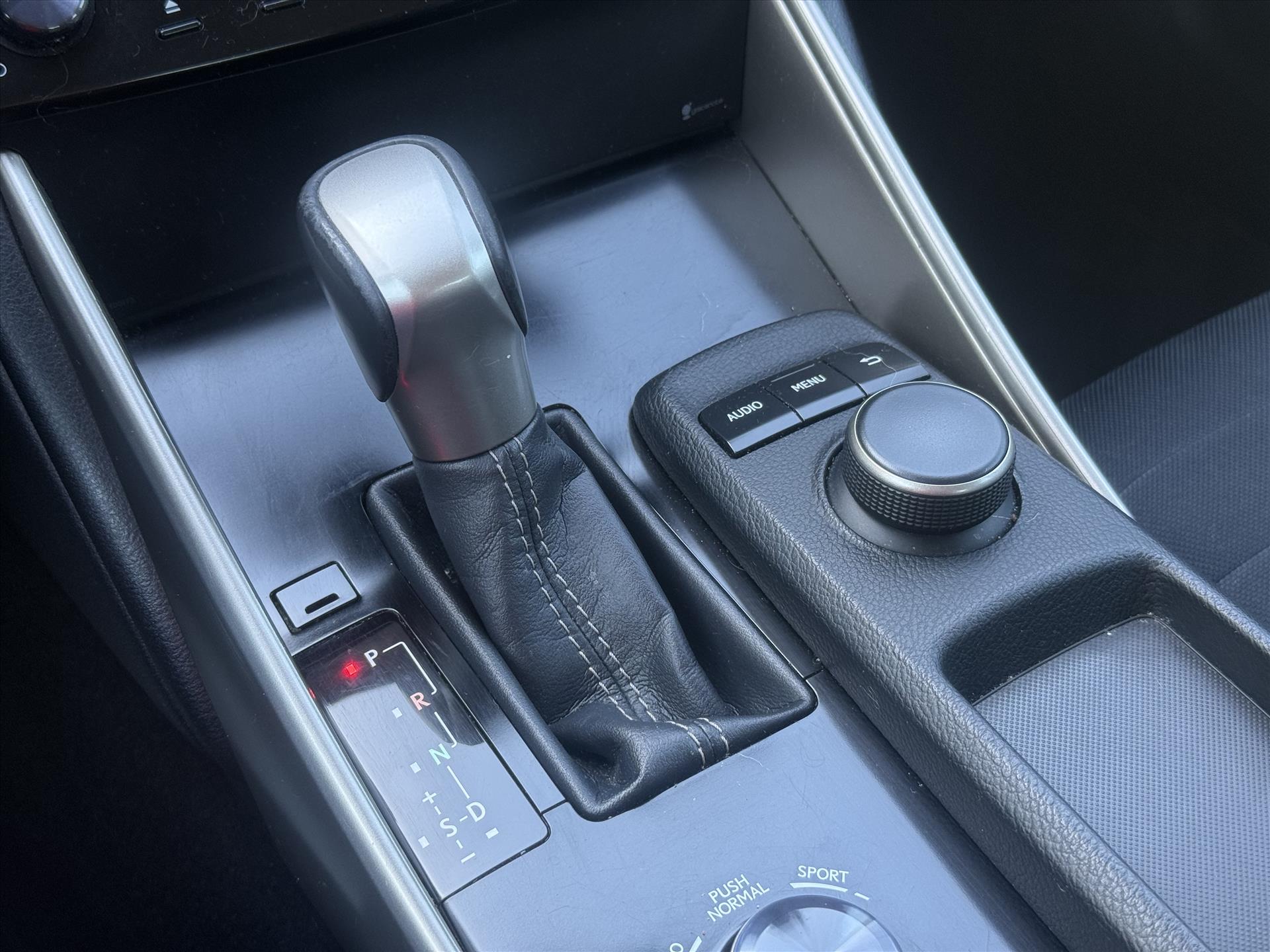 Foto van Lexus Lexus Is300h
