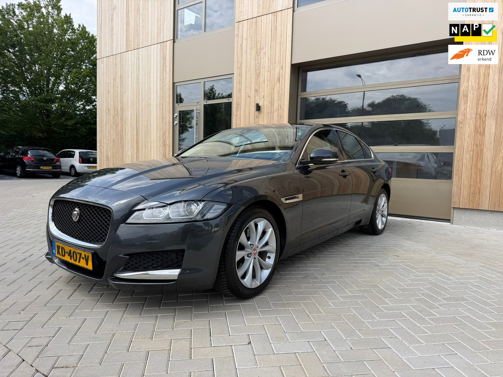 Jaguar XF 2.0d Portfolio 2016 - voorkant