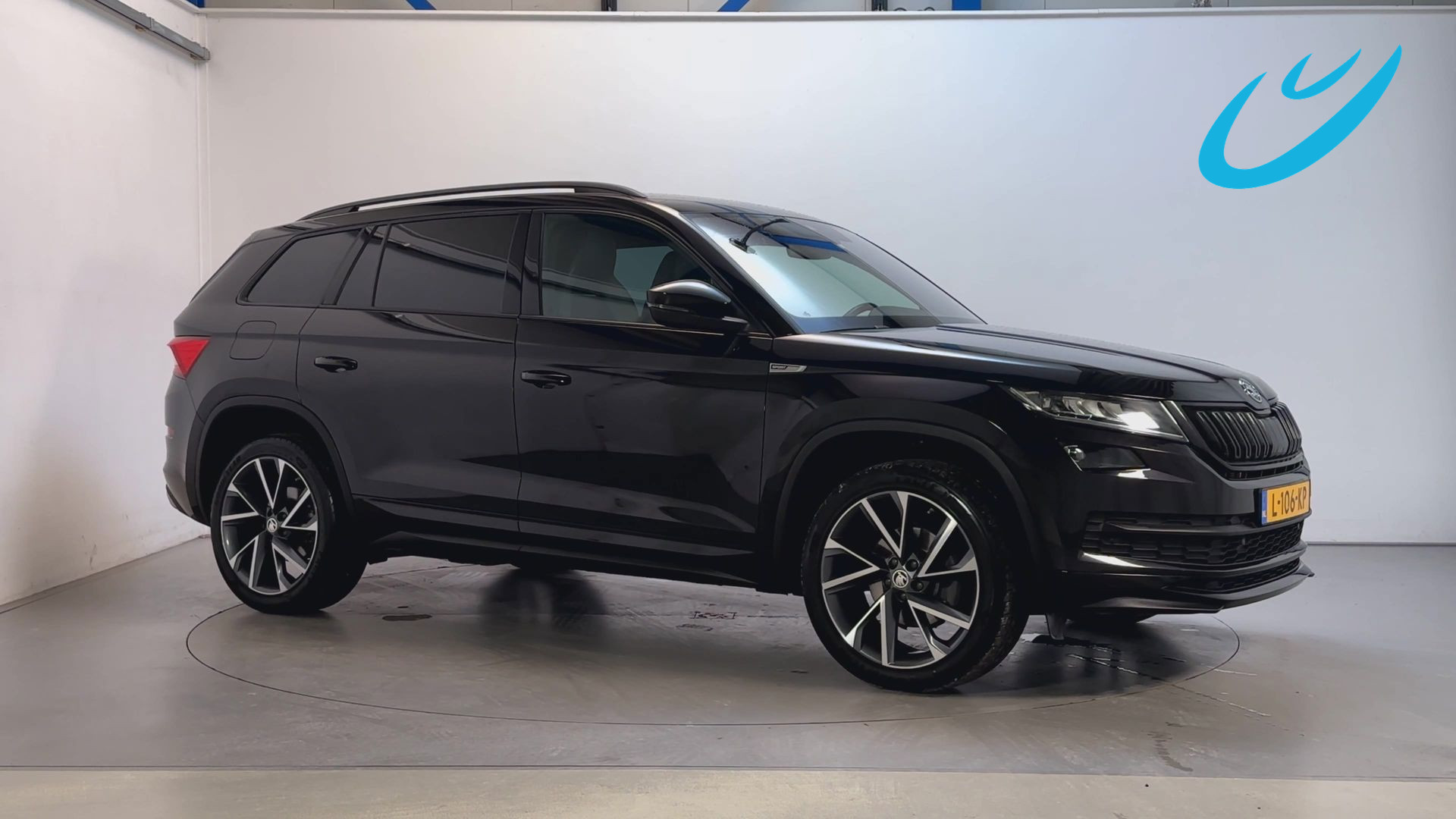 Skoda Kodiaq 1.5 TSI 150pk DSG Sportline Business 7p. Adaptive Cruise Trekhaak Stoelverwarming Virtual Cockpit Sfeerverlichting 2021 - voorkant