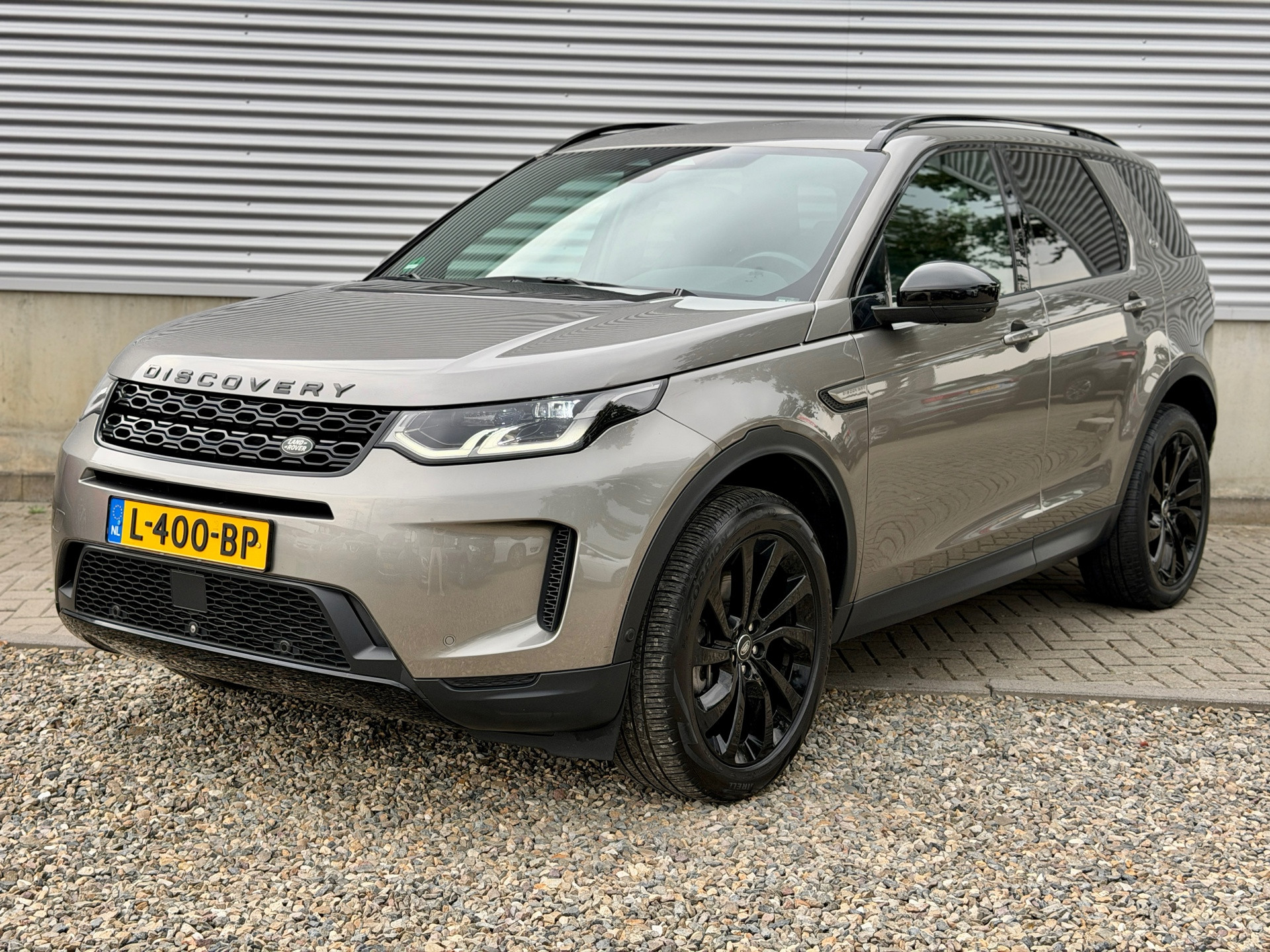 Land Rover Discovery Sport P300e R-Dynamic HSE automaat [ 1e eig,dealer oh,nl-auto ] 2021 - voorkant