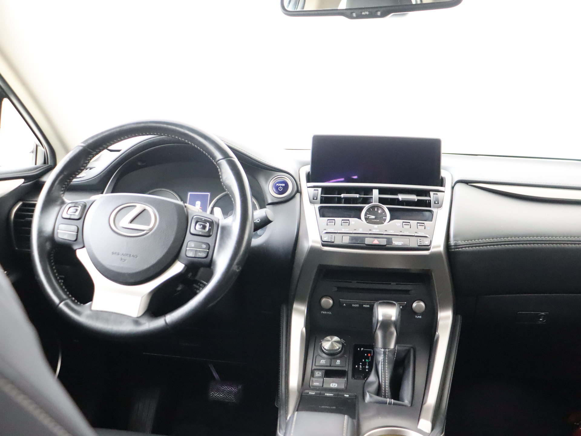 Foto van Lexus NX