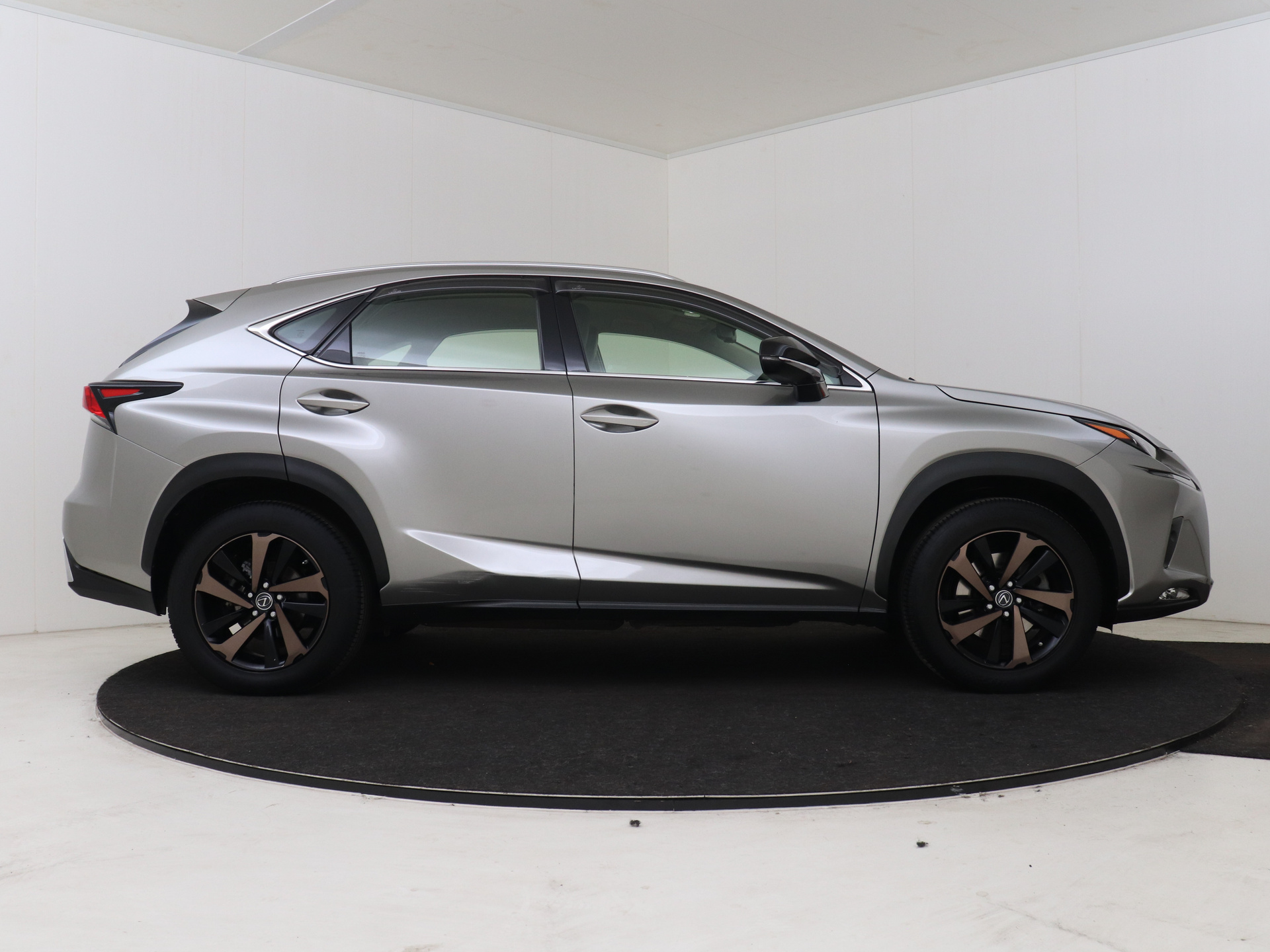 Foto van Lexus NX